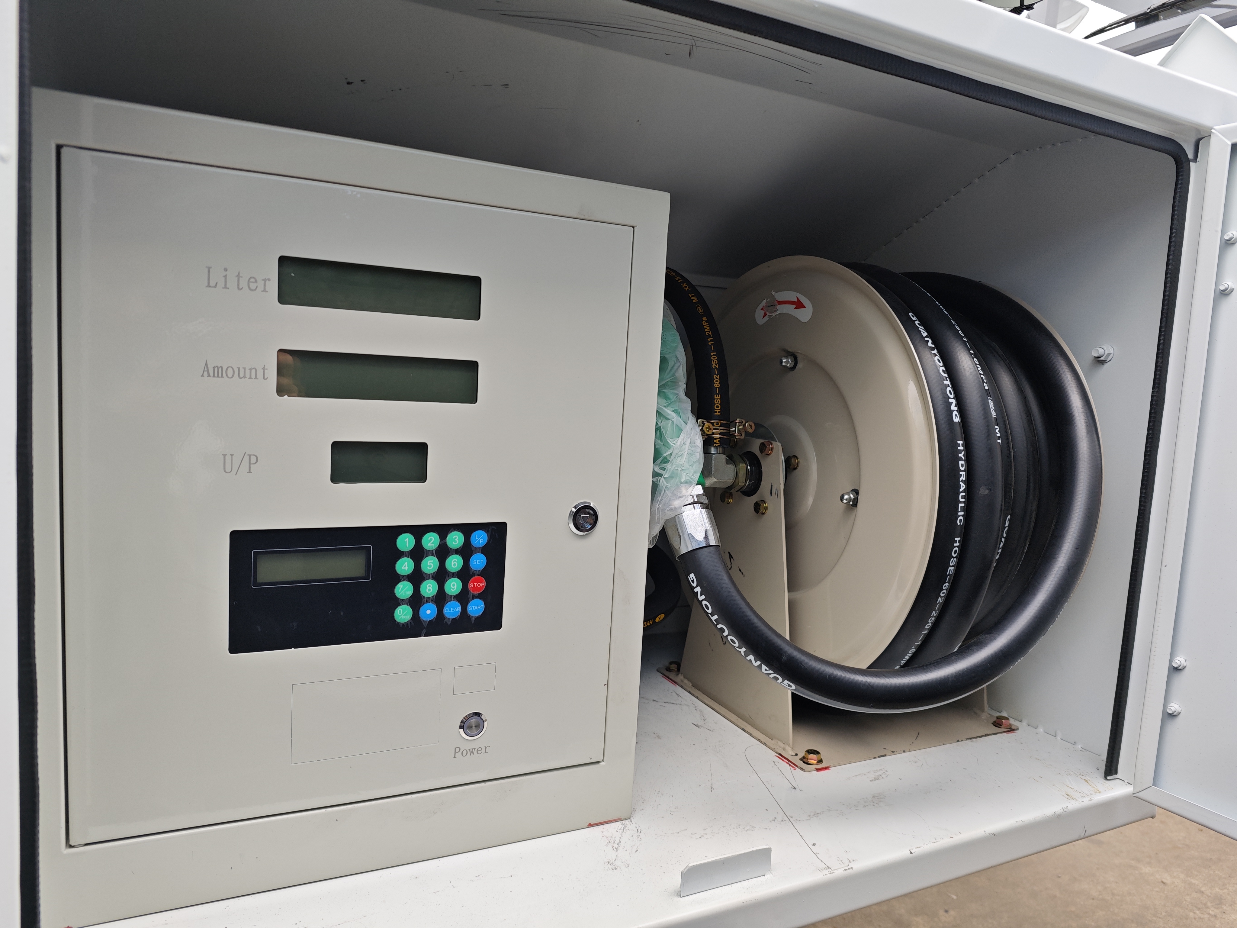 Industrial fuel transport Shacman 6x4