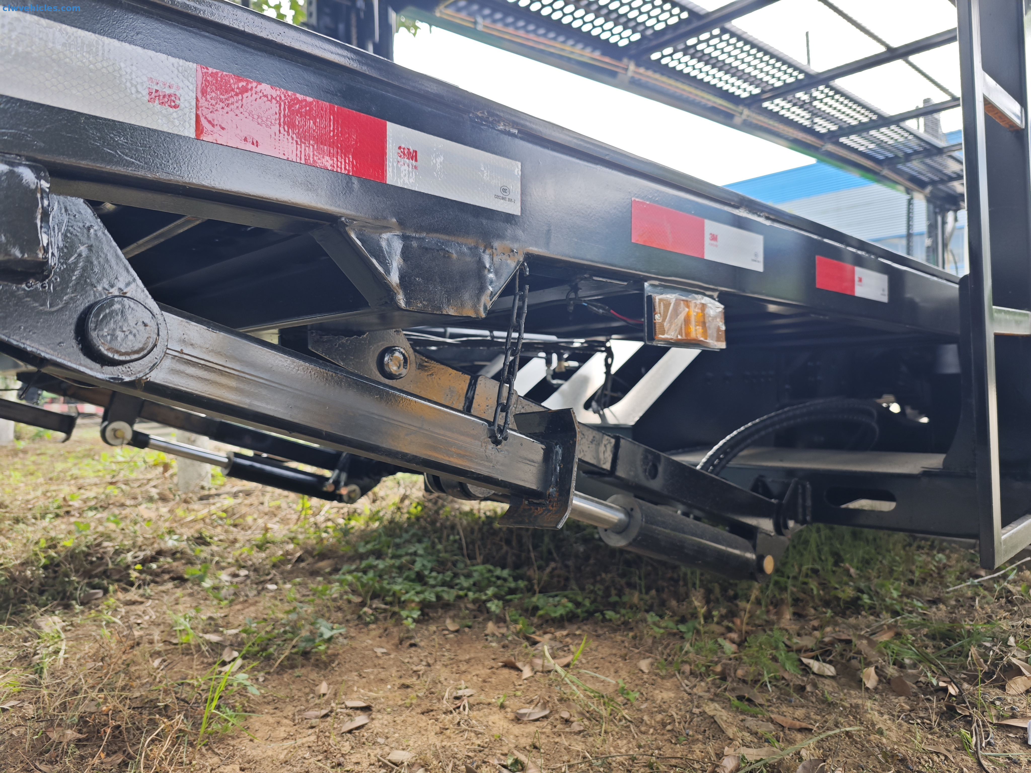 Dongfeng 4x2 car transport truck