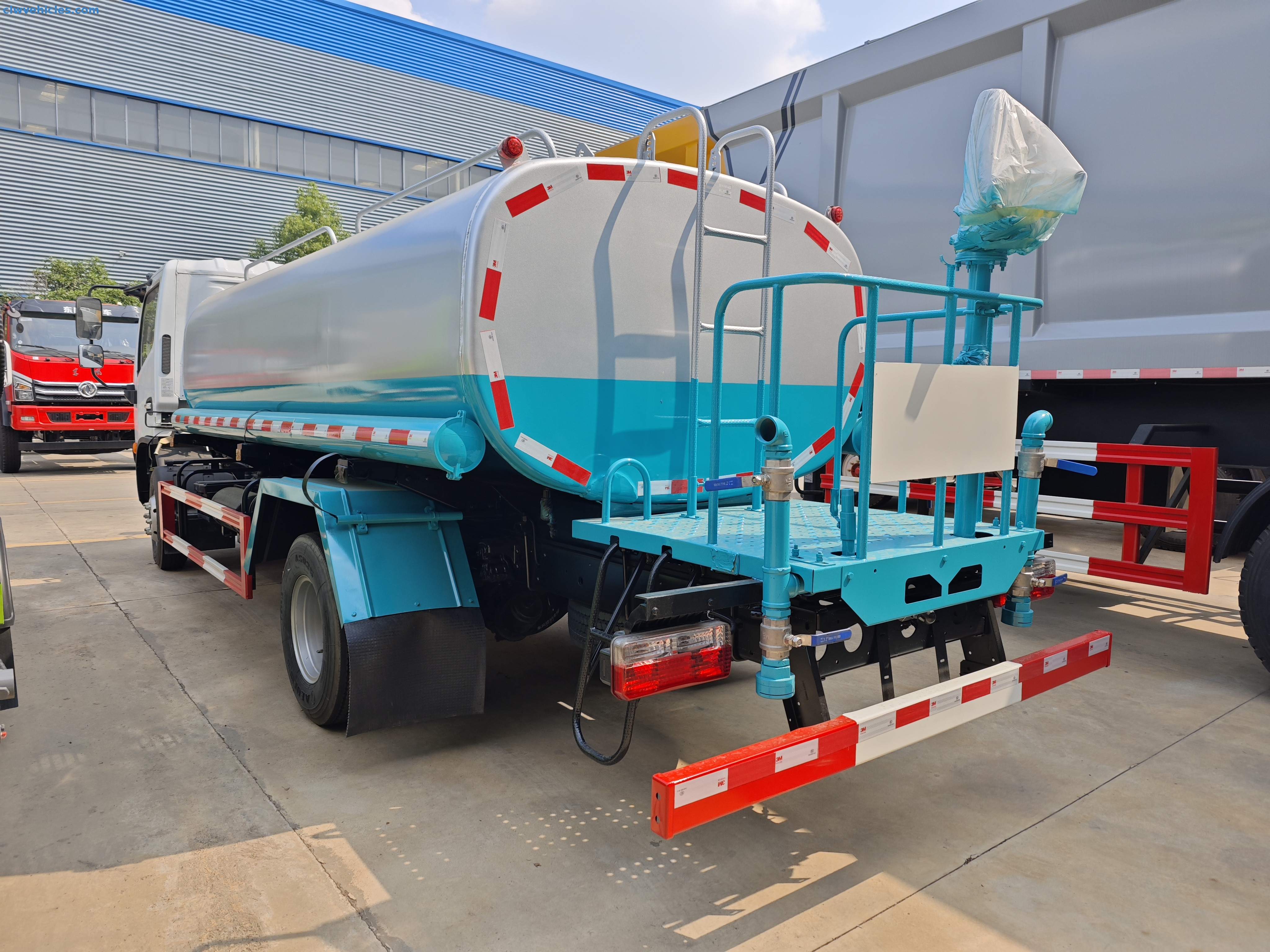 DongFeng 4*2 8cbm Water Transport Water Sprinkler Truck