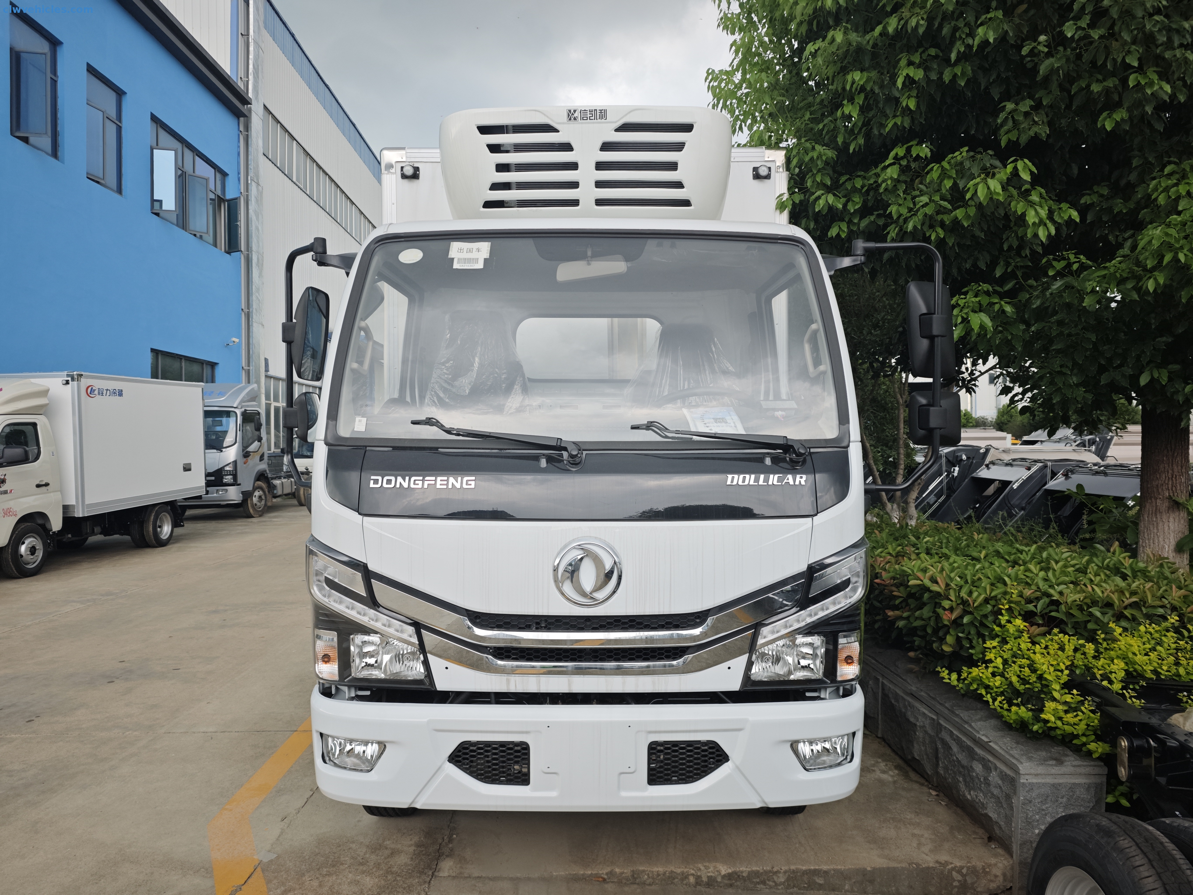 Dongfeng Duolicar 4x2 XXL-500 Refrigerator Truck