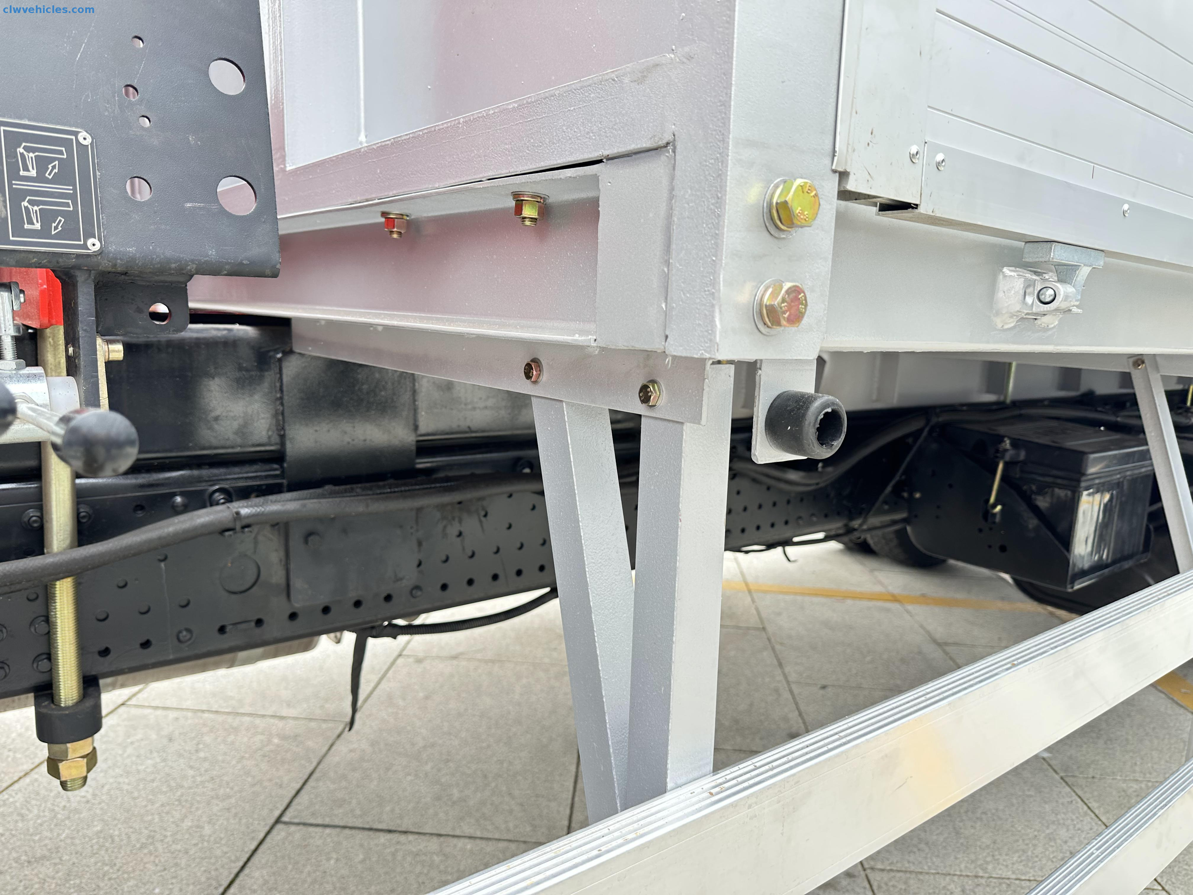 ISUZU KV100 4x2 Aluminum Alloy Cargo Truck Mounted Telescopic Boom Crane