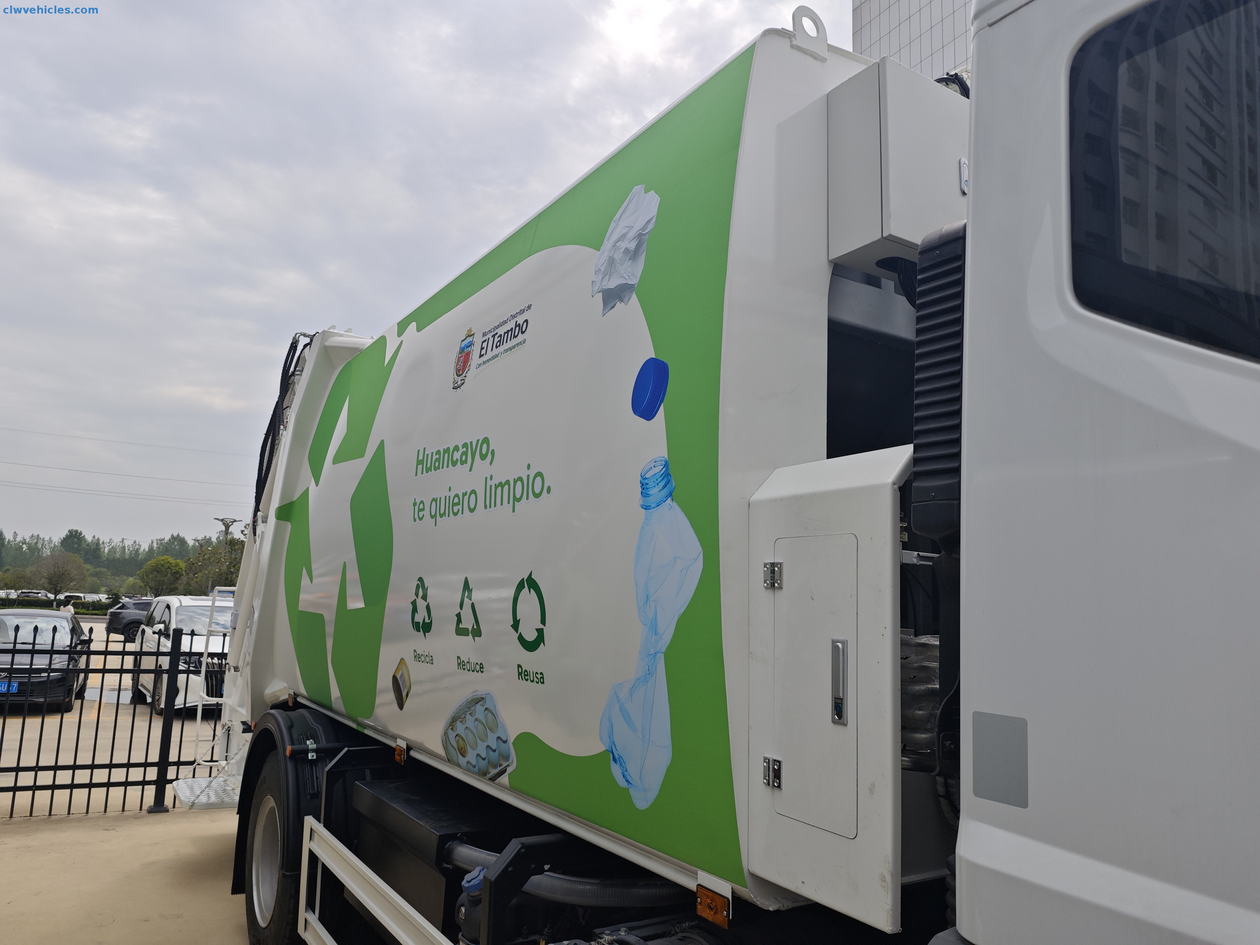 Dongfeng D9 4x2 8cbm Garbage Compactor Truck