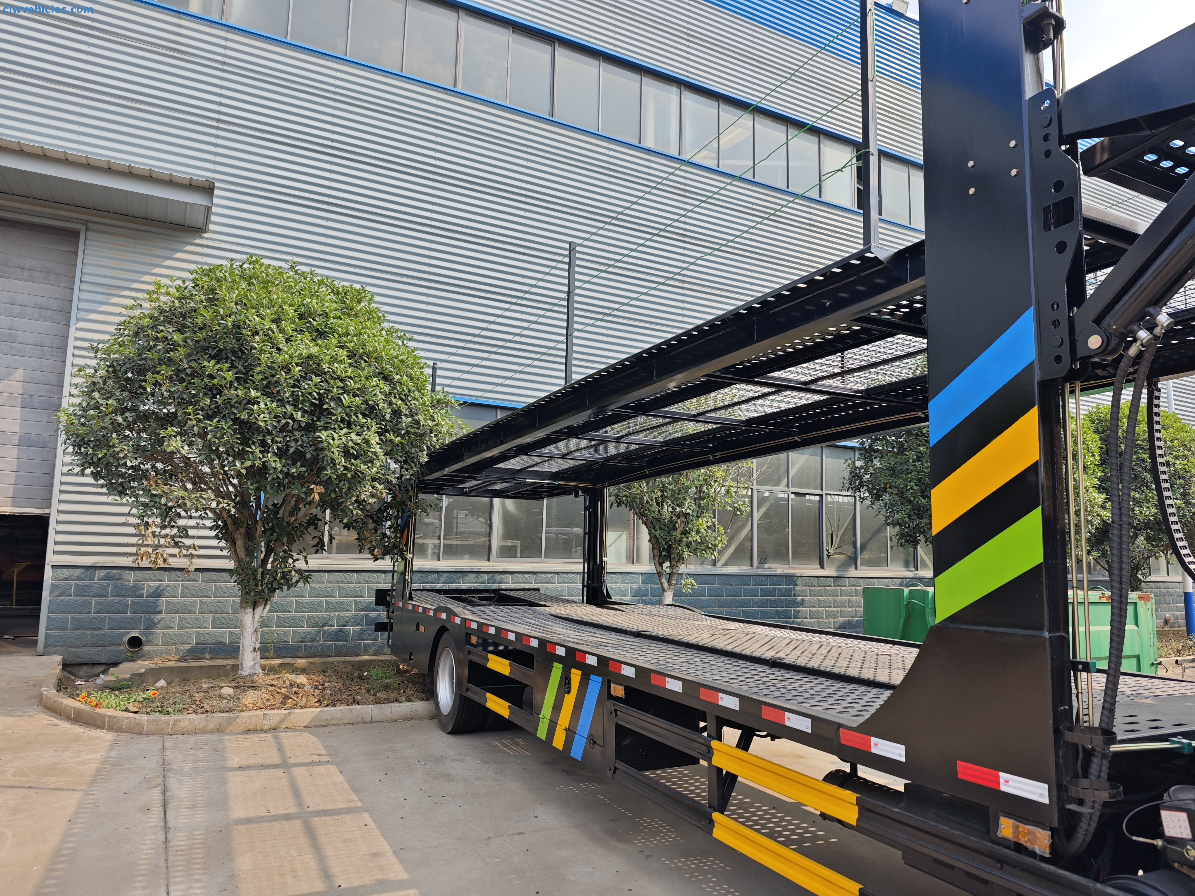 Dongfeng 4x2 car transport truck