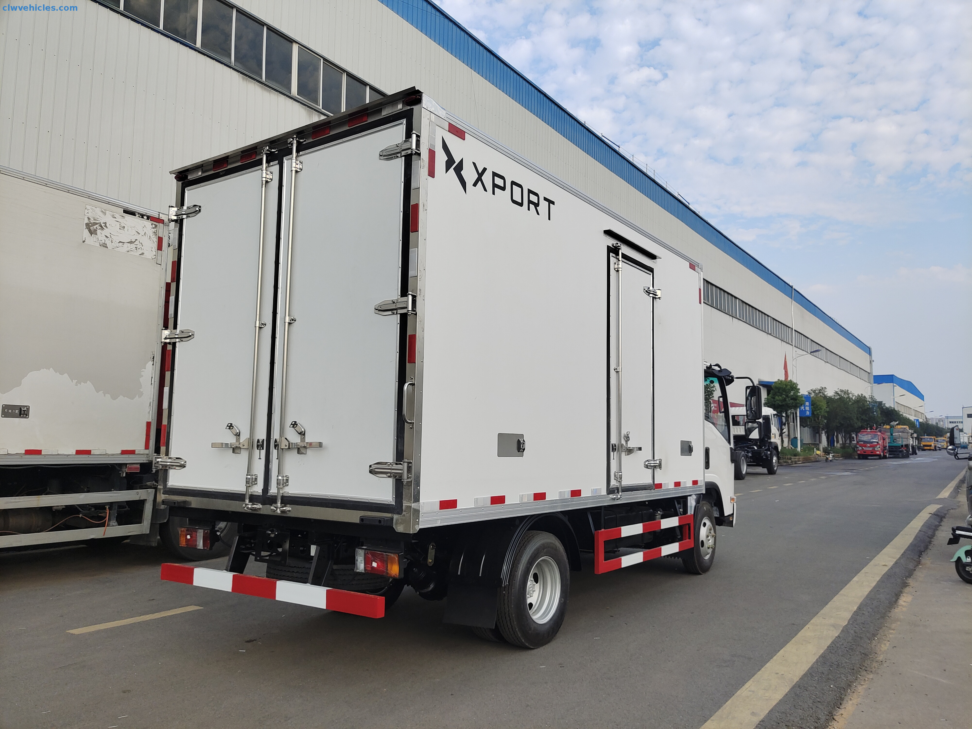 ISUZU KV100 4x2 Van Box Truck