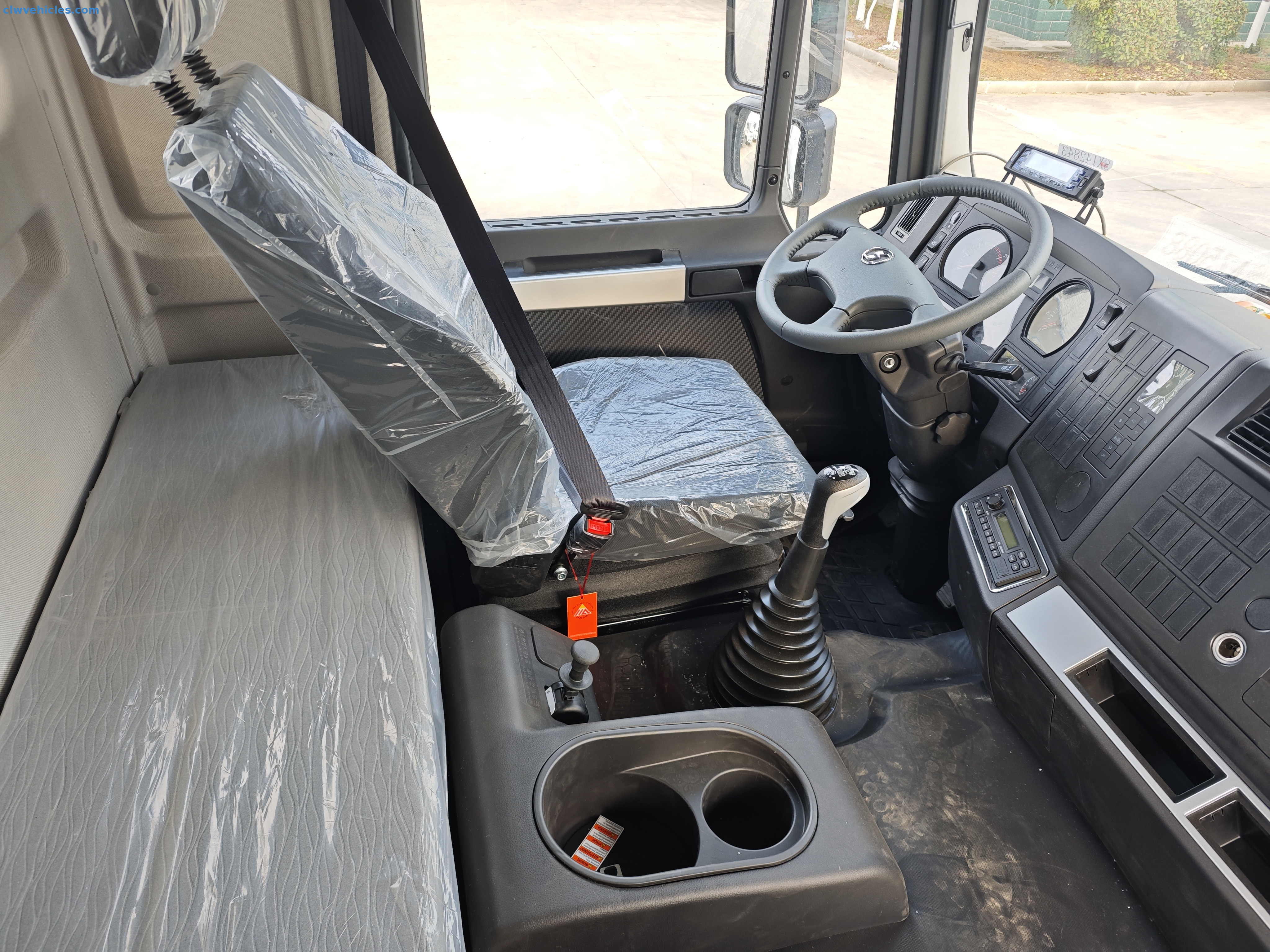 Shacman F3000 cab interior with 10-speed transmission and power steering