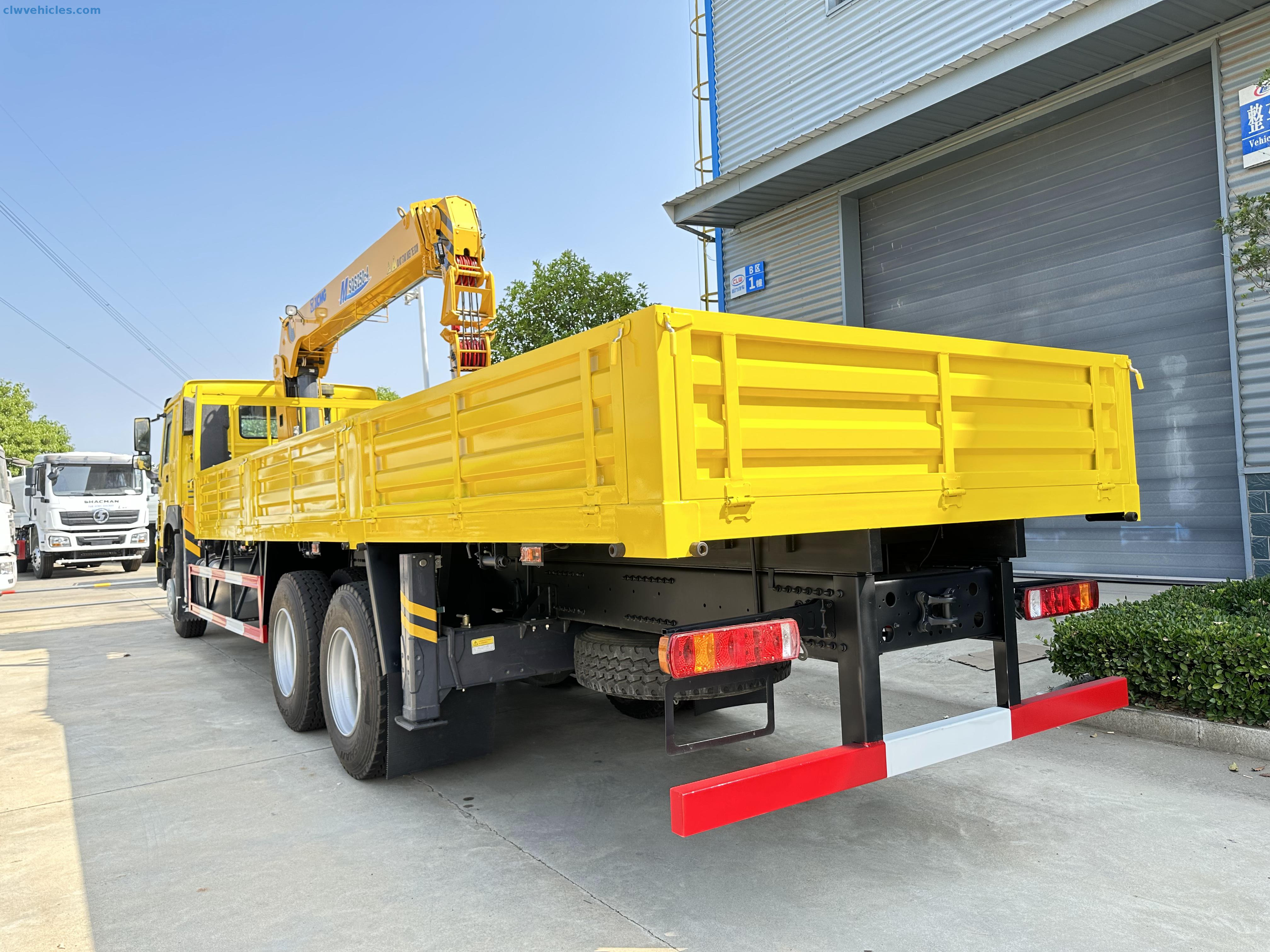 HOWO 6x4 Cargo Truck Mounted Telescopic Boom Crane