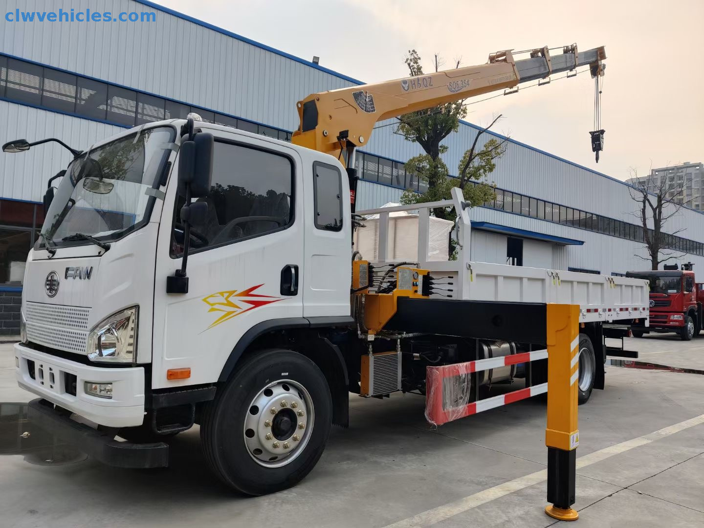 FAW 4x2 Cargo Truck Mounted Straight Arm Crane