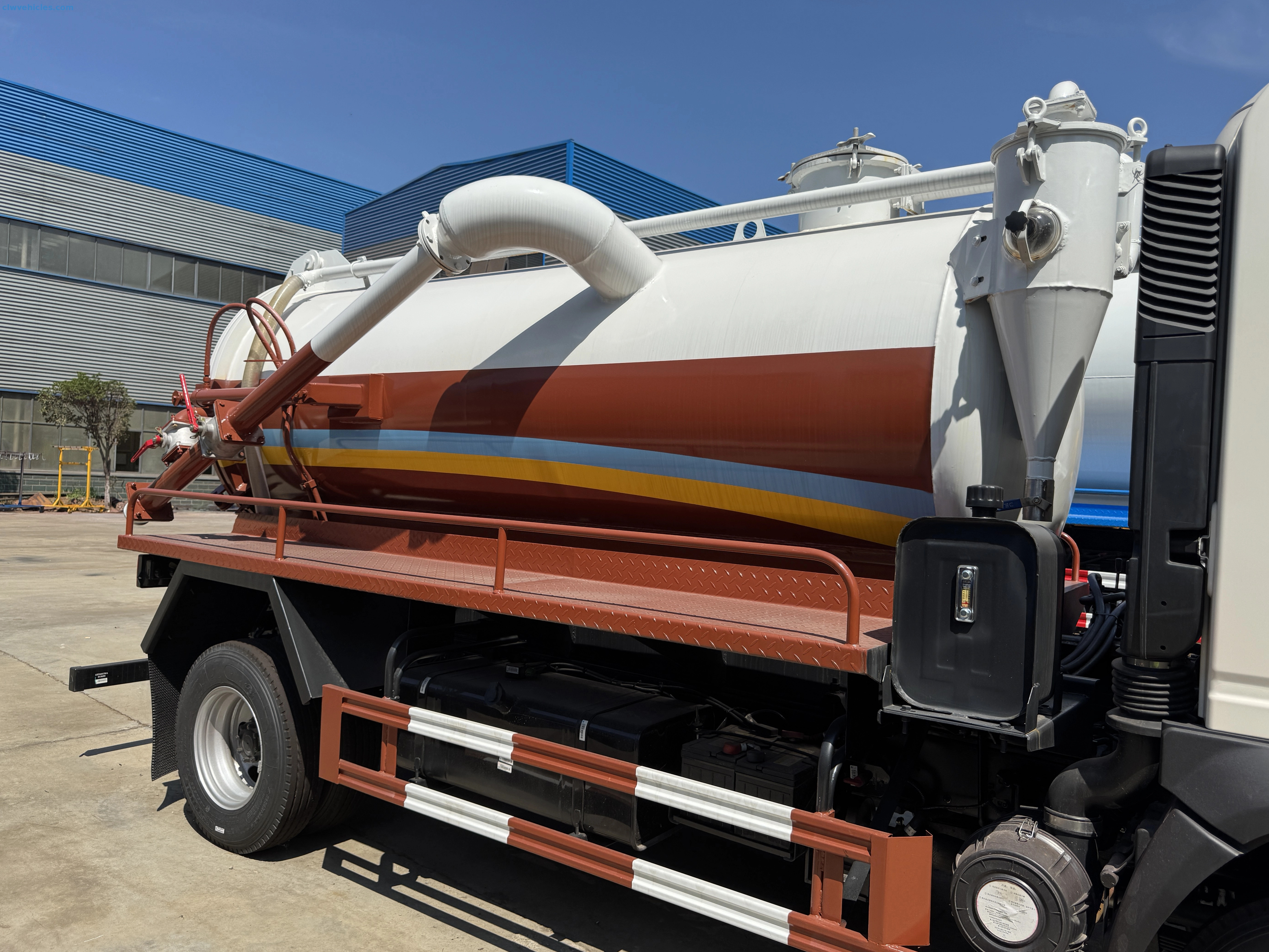 HOWO 4x2 4cbm Sewage Suction Truck