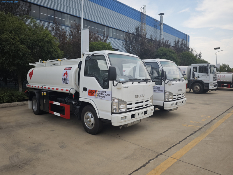 ISUZU 4x2 5cbm Oil Tanker Truck