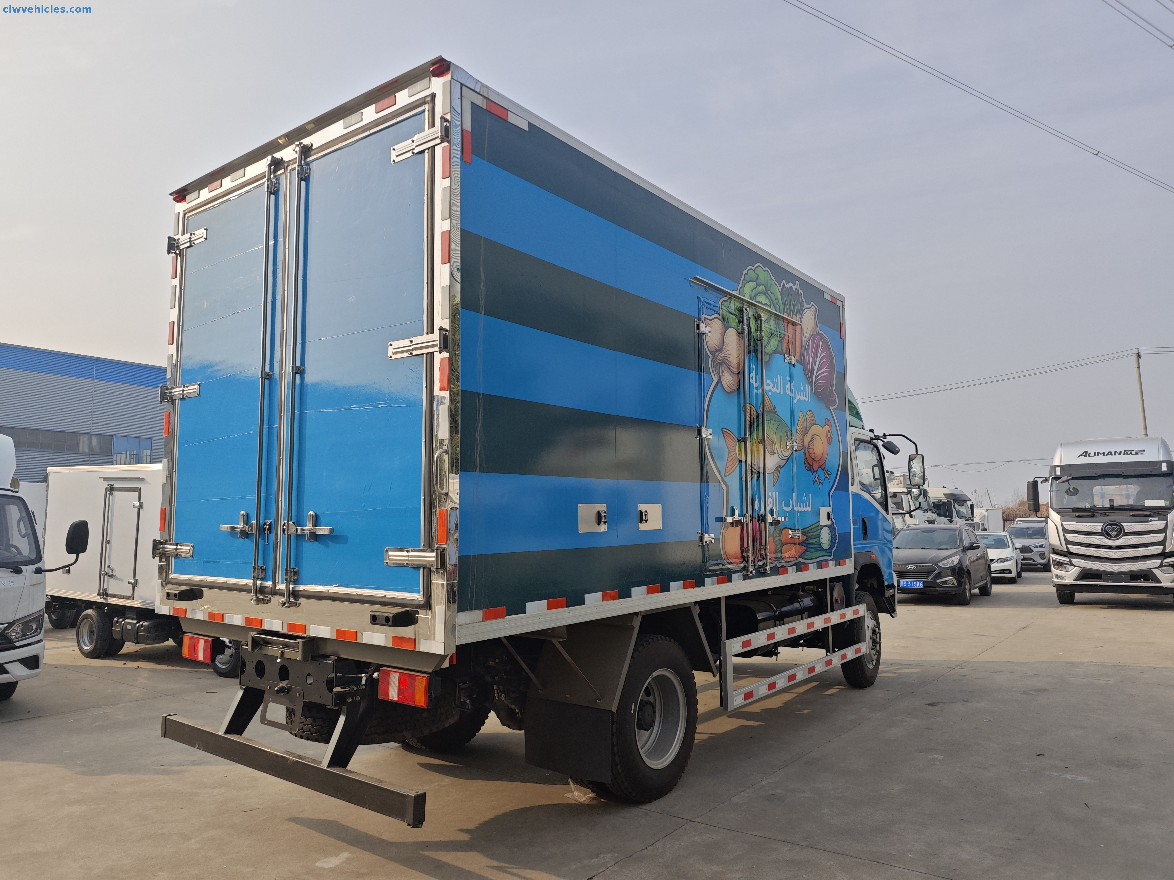 HOWO 4x4 reefer truck operating on rough or desert road conditions