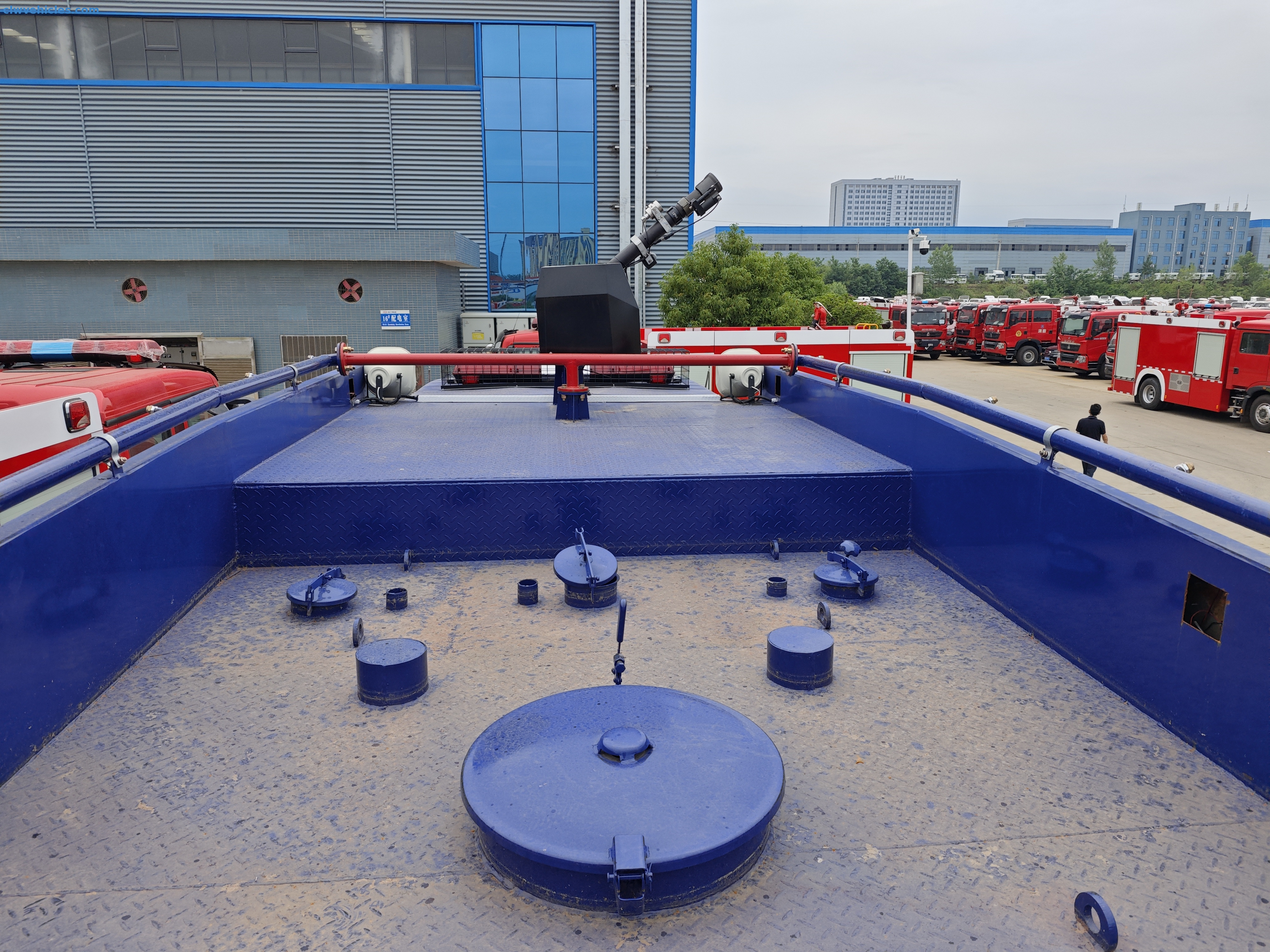 HOWO Anti Riot Control Water Cannon Vehicle