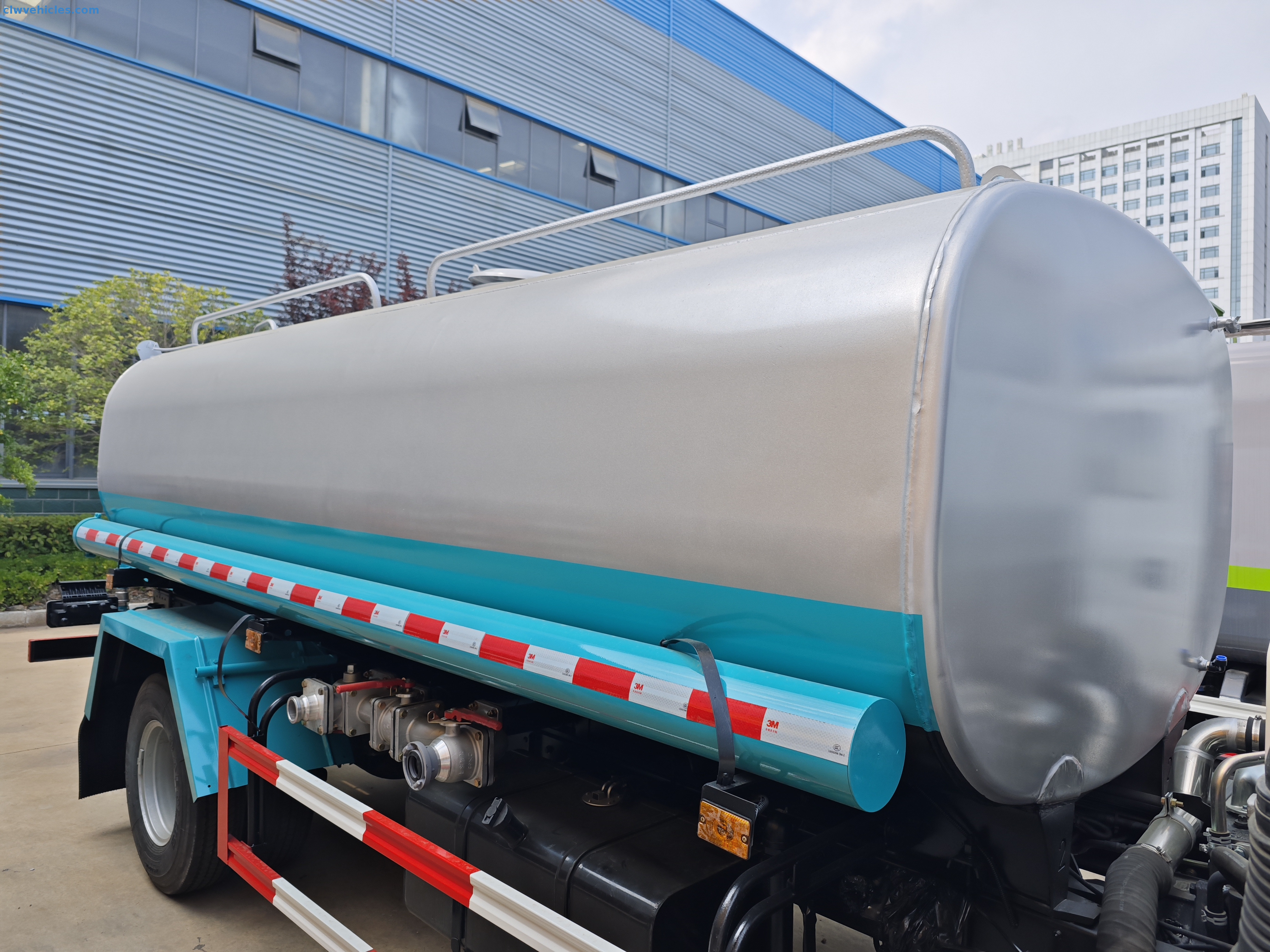 DongFeng 4*2 8cbm Water Transport Water Sprinkler Truck