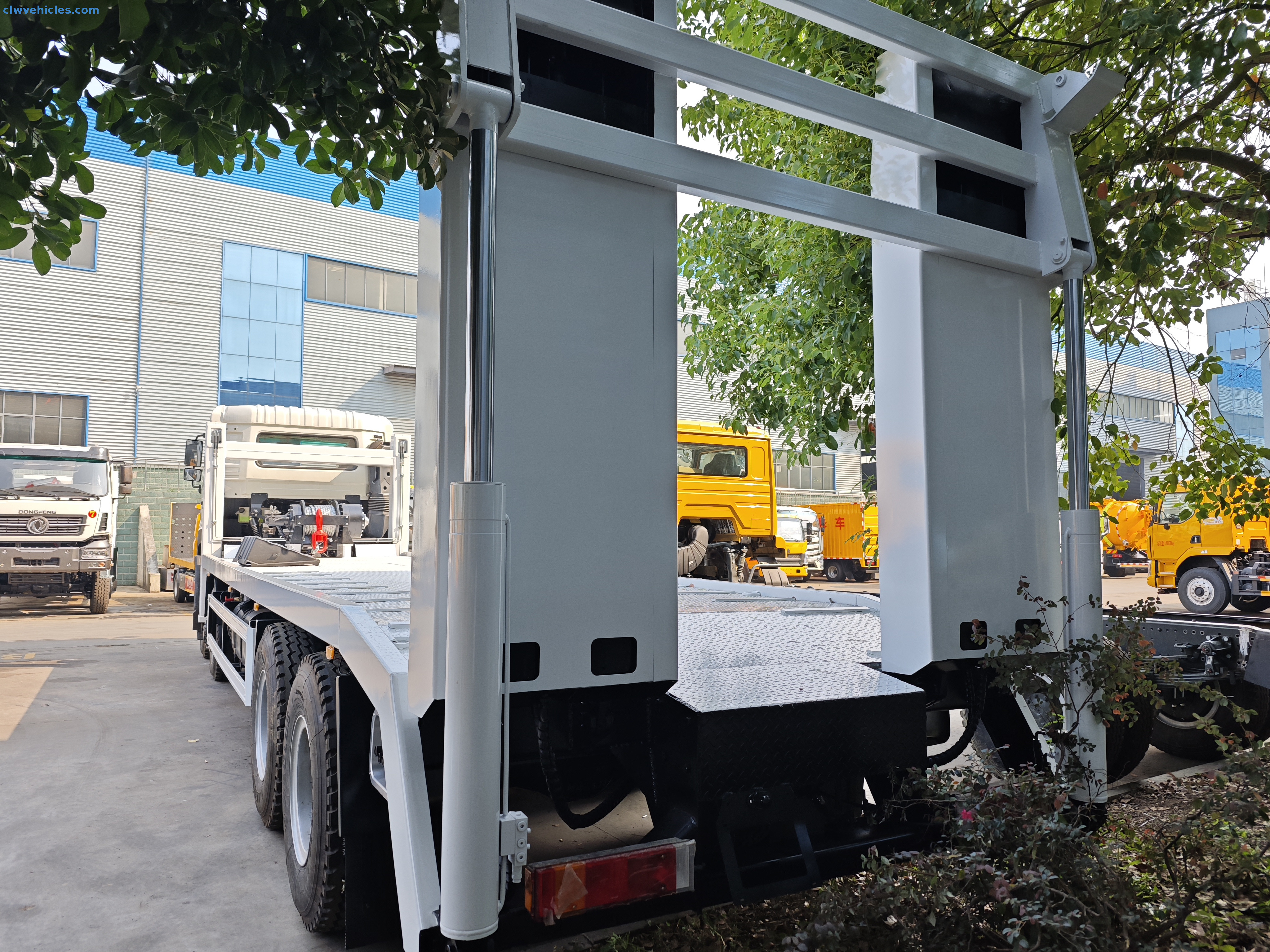 Dongfeng 8x8 Flatbed Tow Truck
