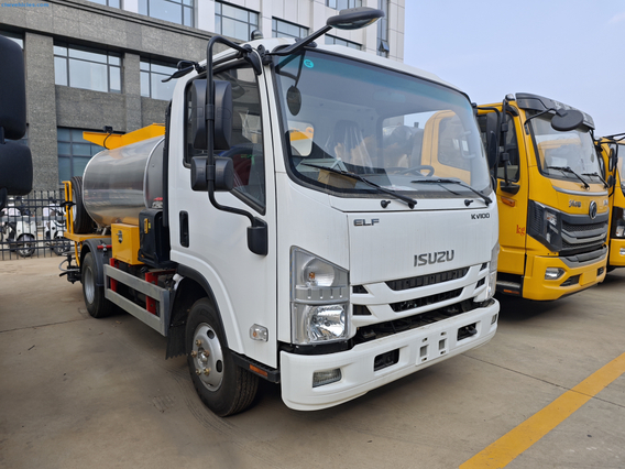 ISUZU KV100 4x2 6cbm Asphalt Distributor Road Maintenance Truck