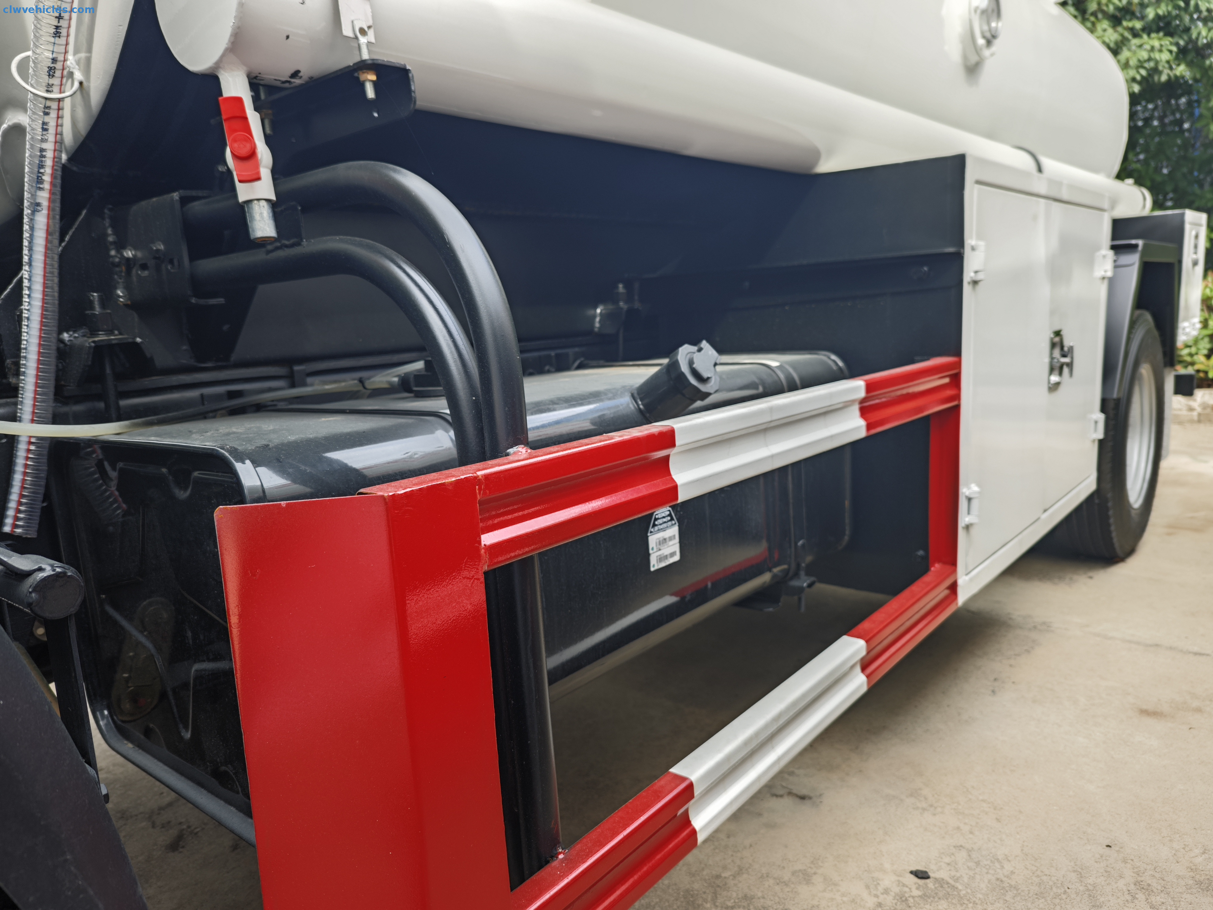 HOWO 4x2 5cbm Oil Tank Truck