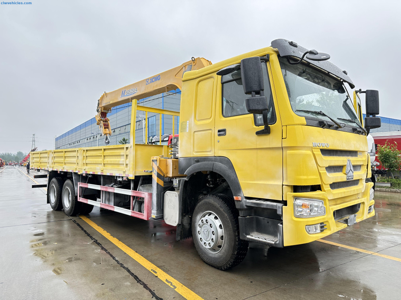 HOWO 6x4 Cargo Truck Mounted Telescopic Boom Crane