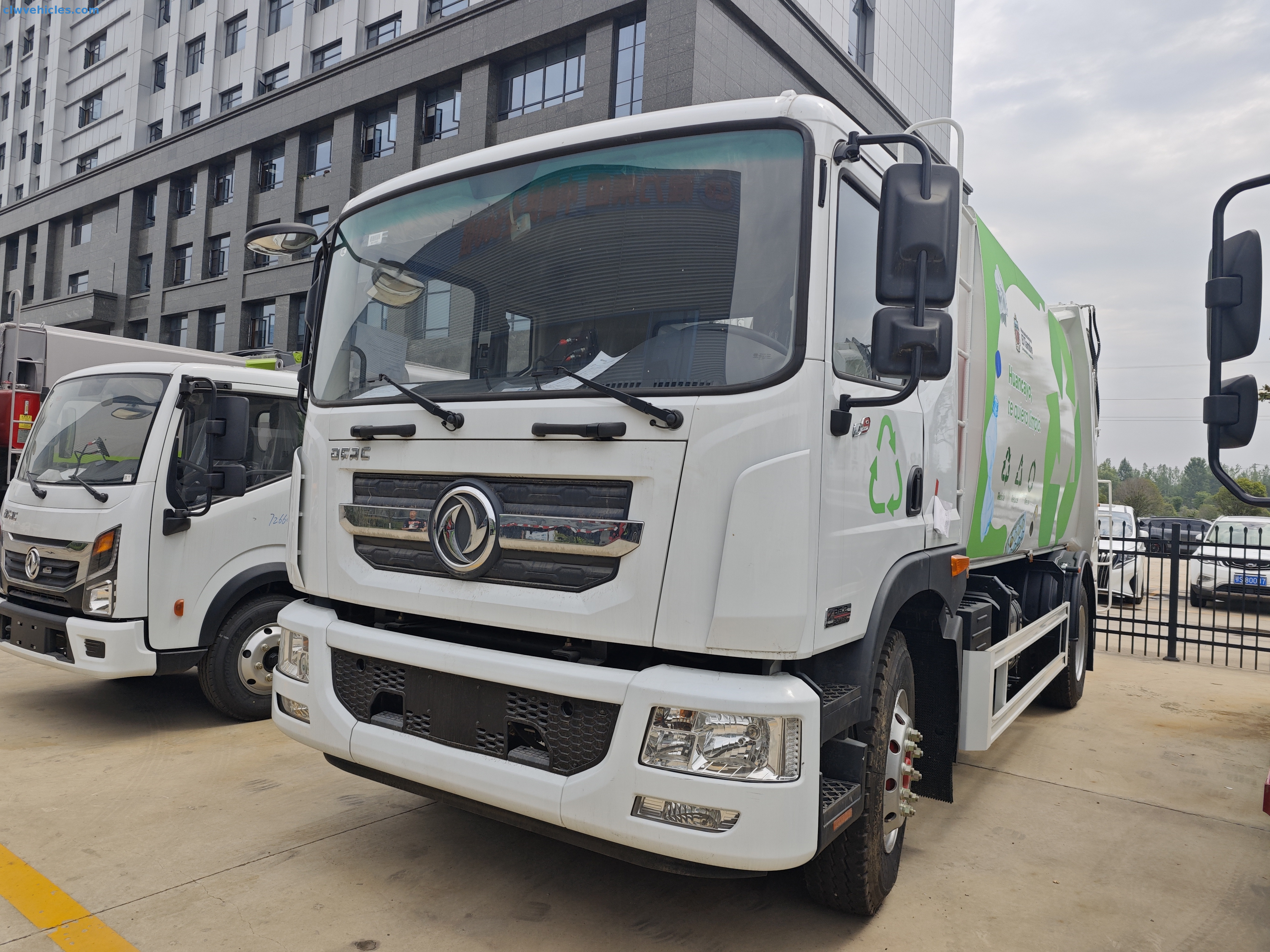 Dongfeng D9 4x2 8cbm Garbage Compactor Truck