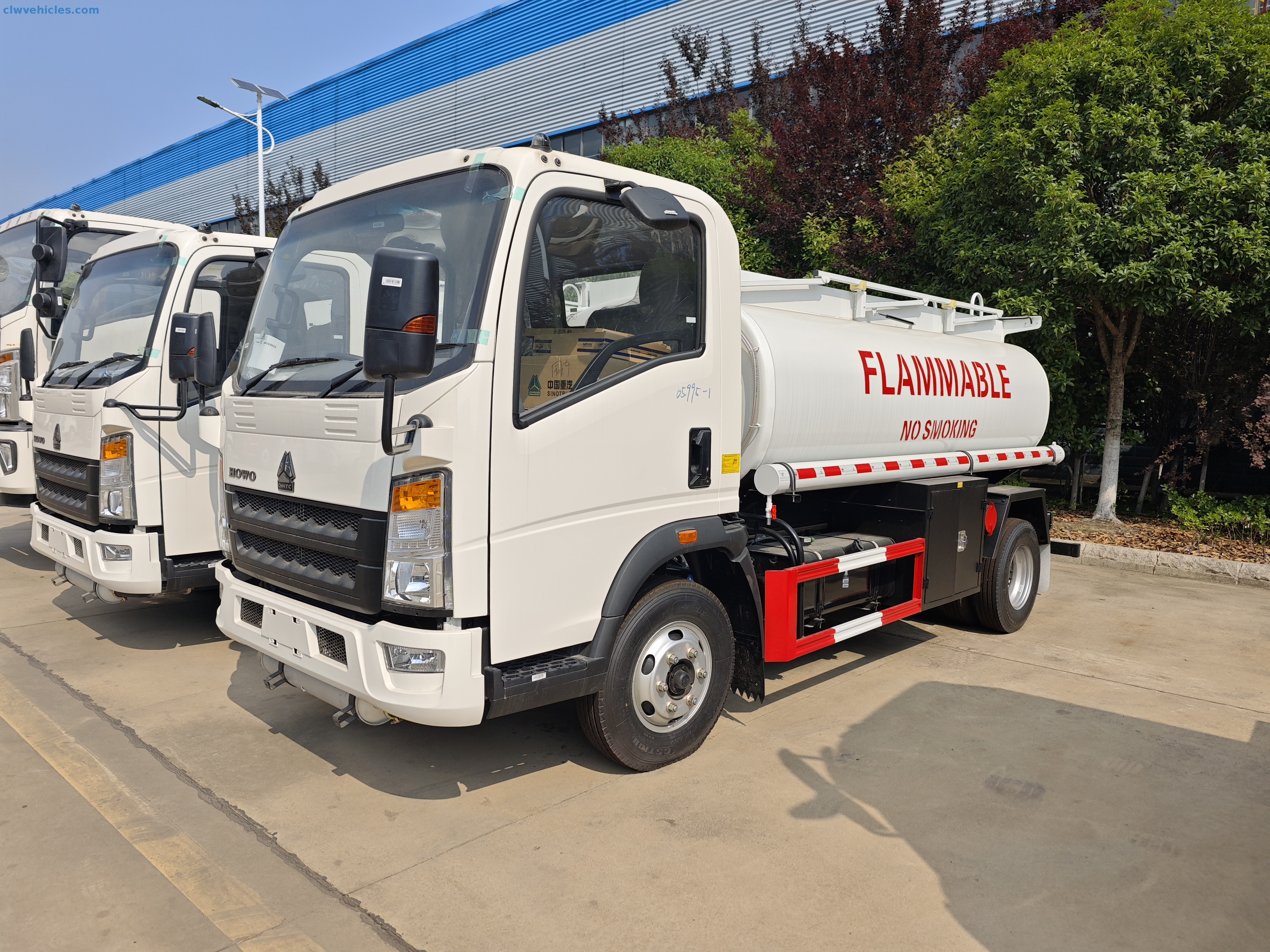 HOWO 4x2 8cbm Oil Tank Truck