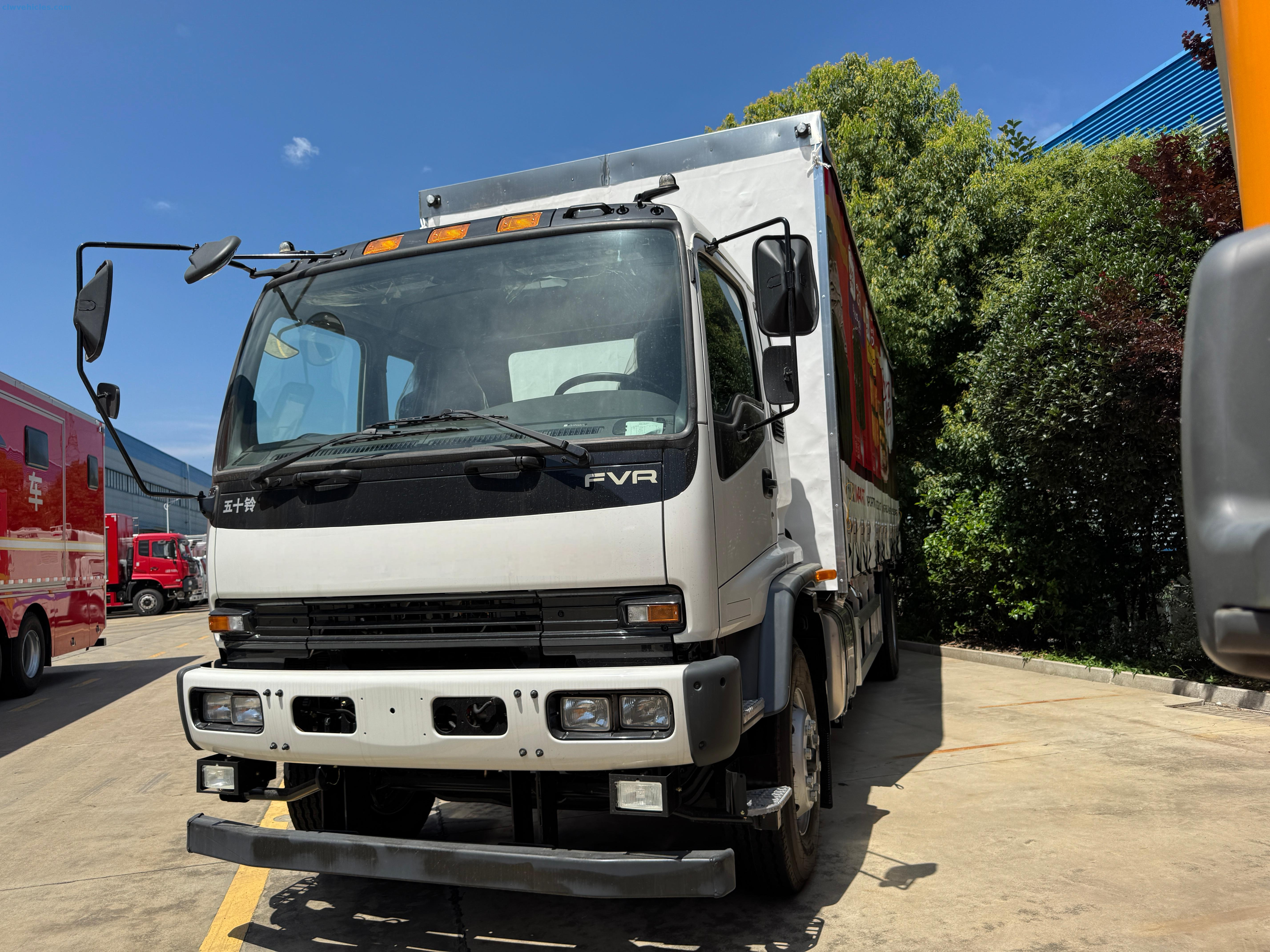 ISUZU FVR 4x2 Curtain Side Cargo Truck