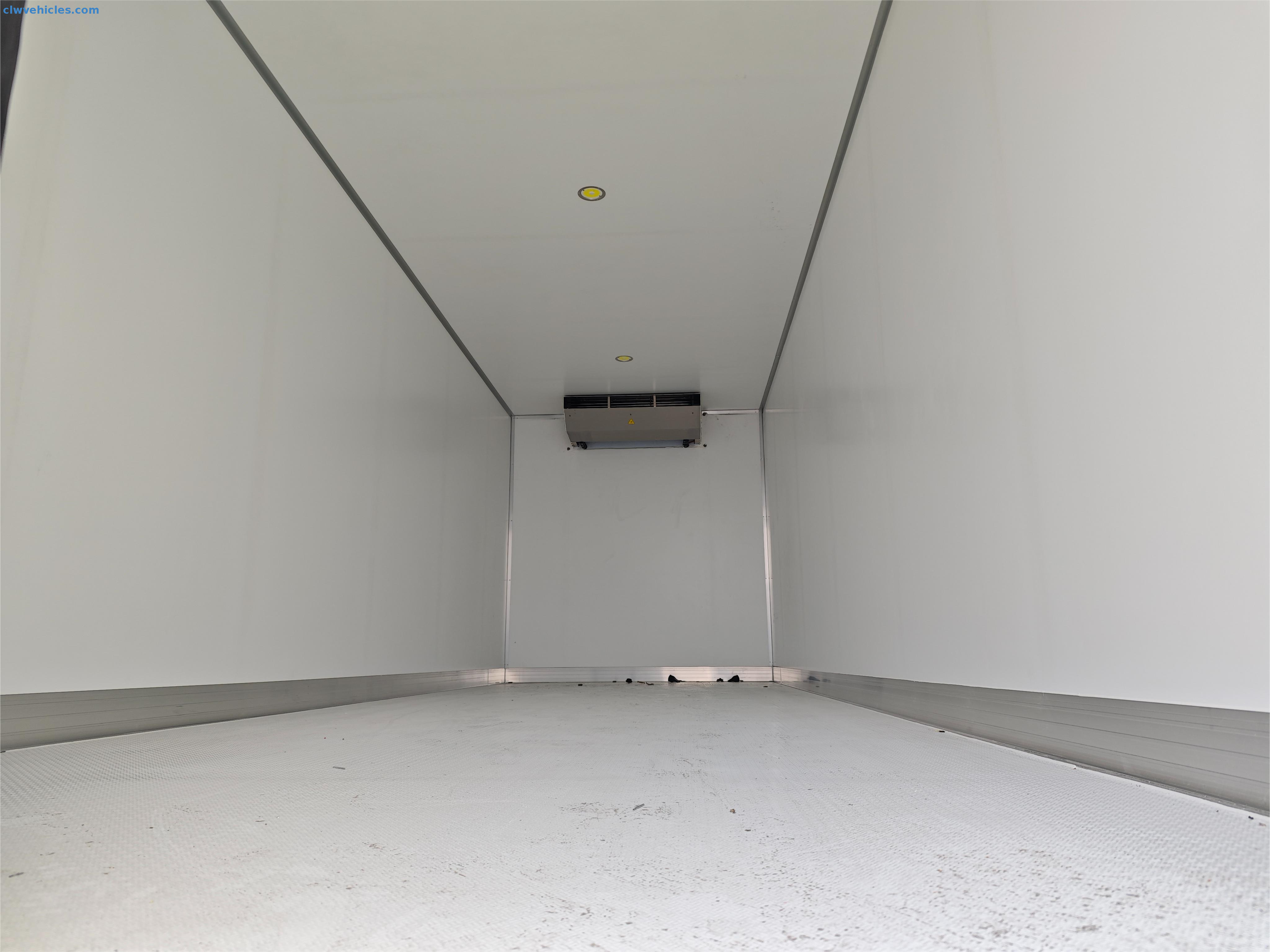 Reefer box interior with 80mm polyurethane insulation for freezer and chiller