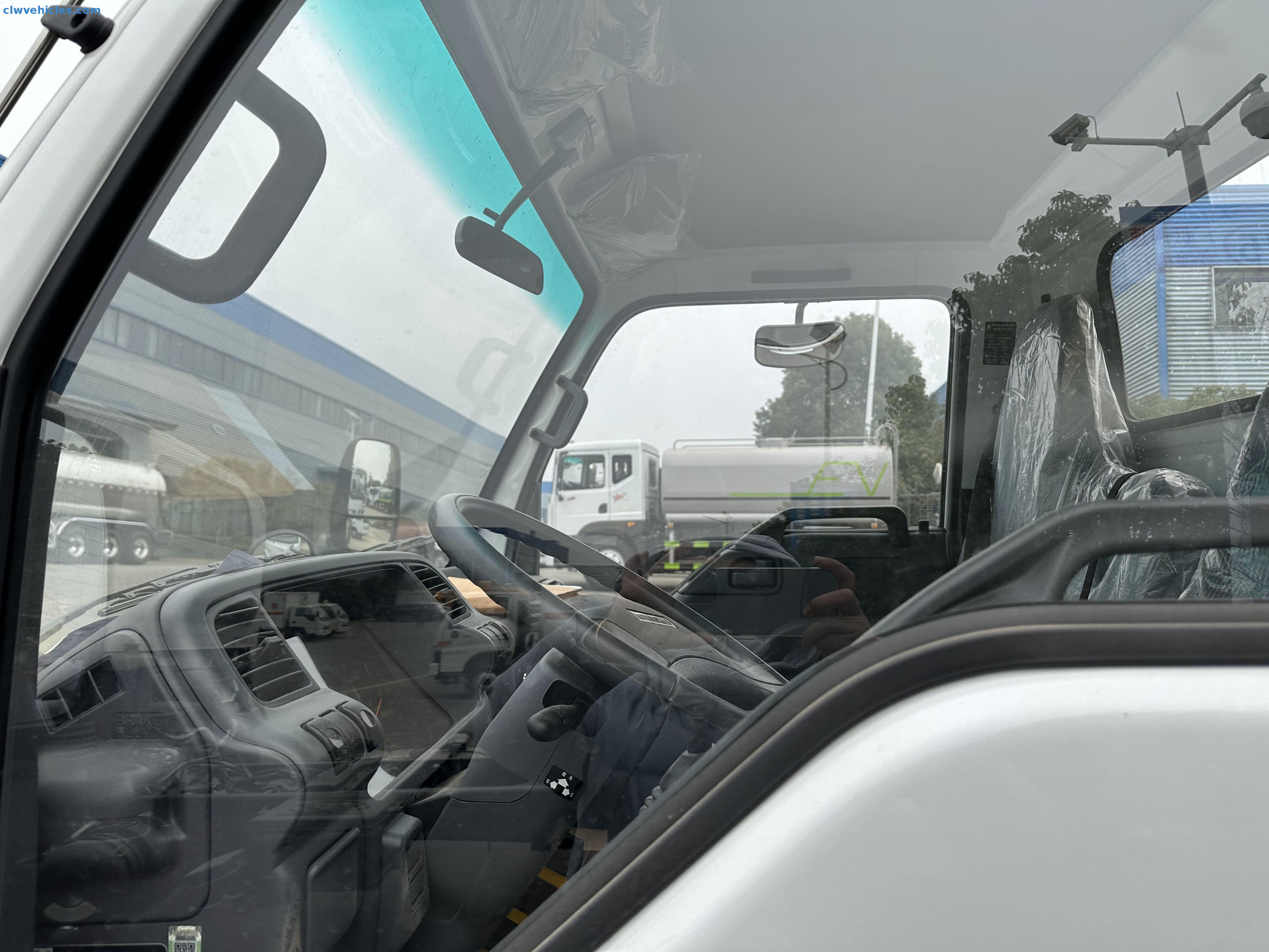 ISUZU 4x2 Truck Mounted Telescopic Boom Crane