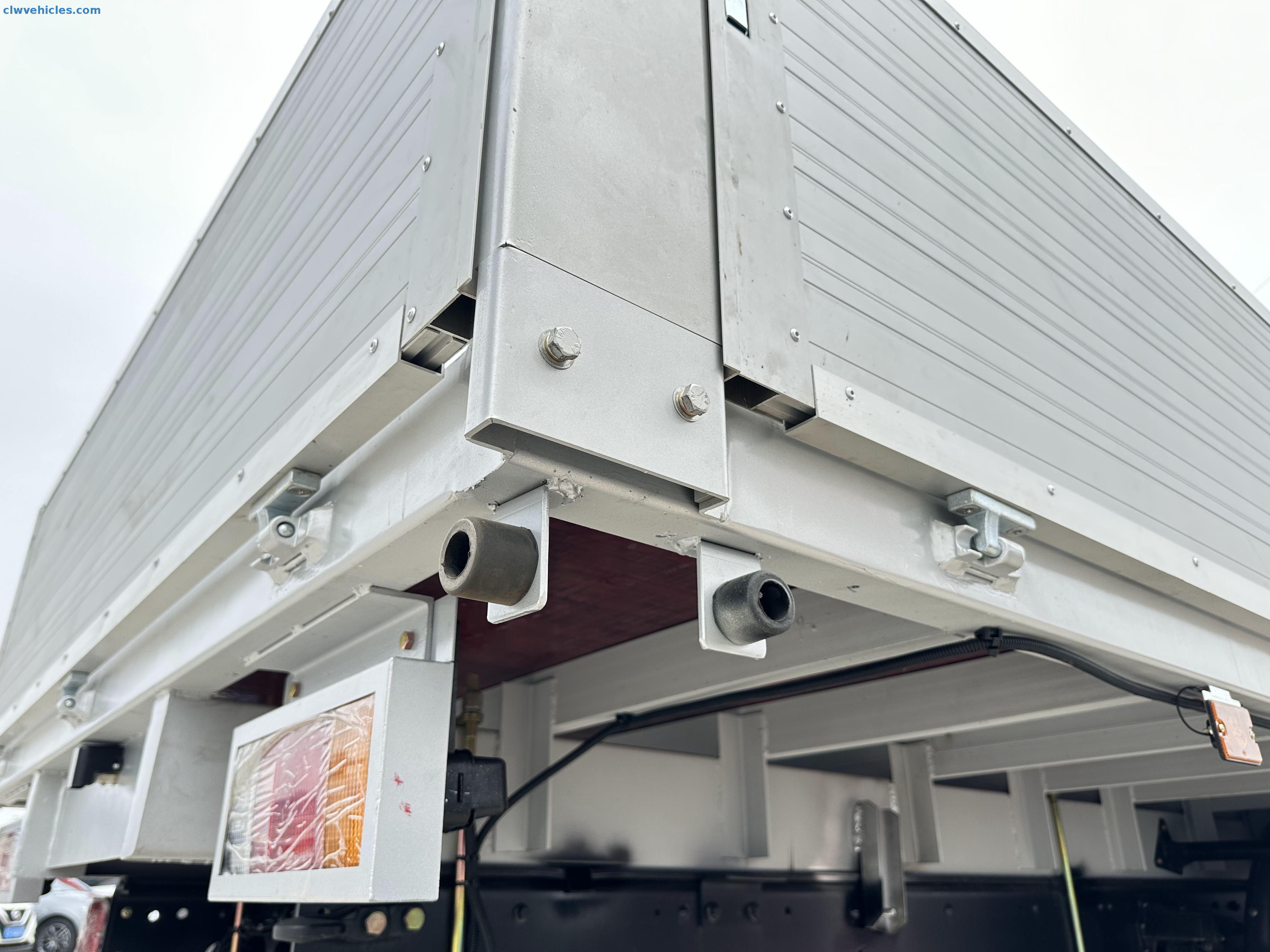 ISUZU KV100 4x2 Aluminum Alloy Cargo Truck Mounted Telescopic Boom Crane