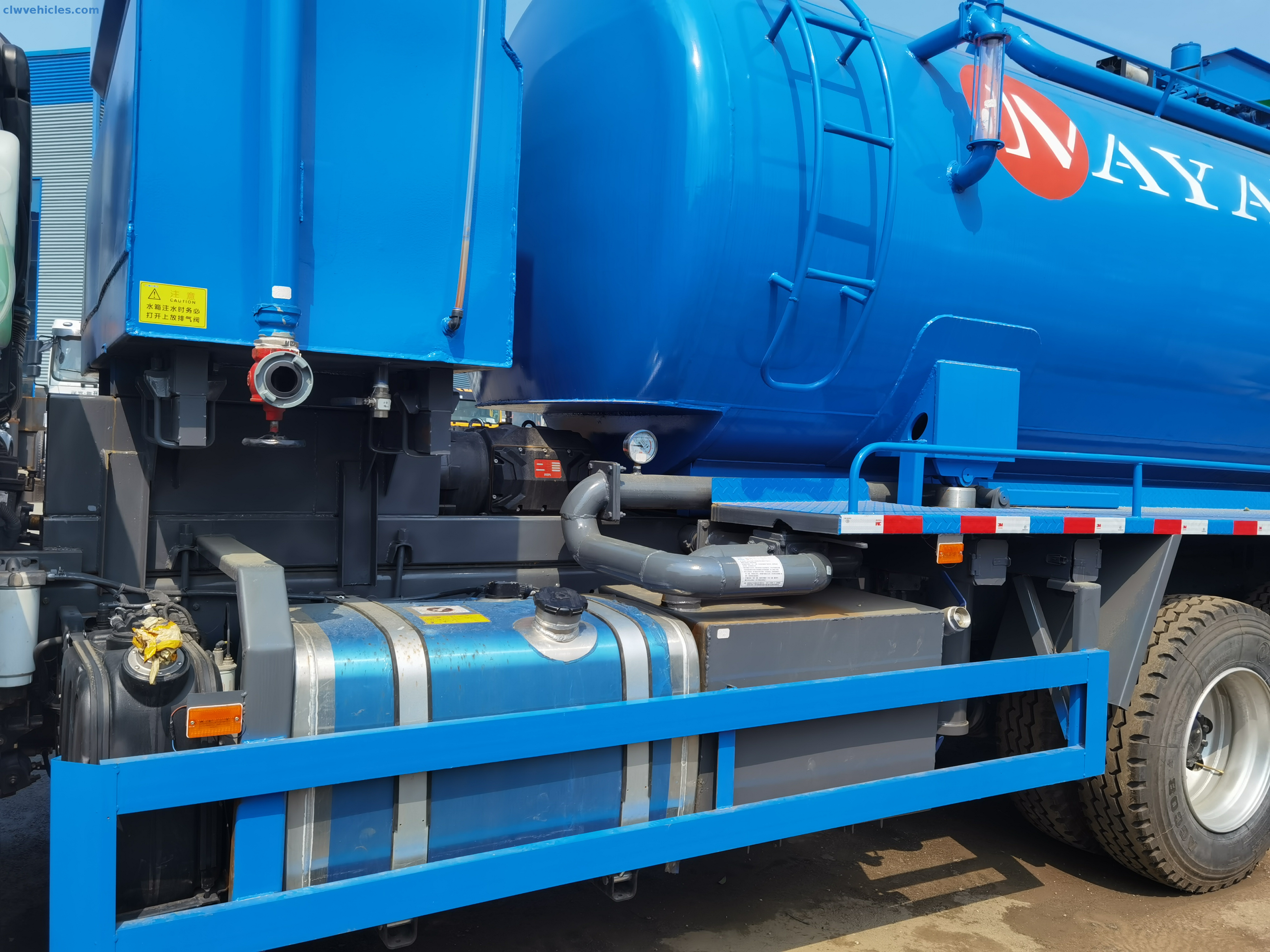 ISUZU GIGA 6x4 9.3cbm Cleaning Sewage Suction Truck