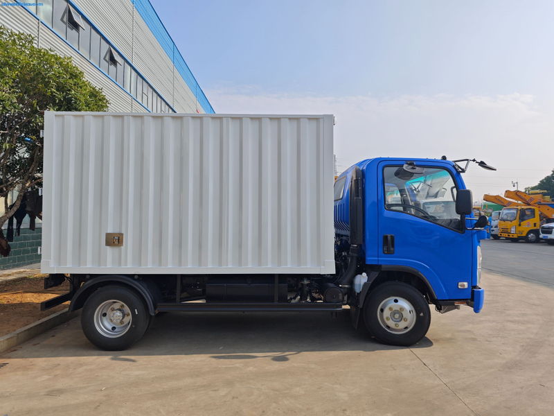 ISUZU KV100 4x2 Cargo Box Truck from China manufacturer - CLW Group
