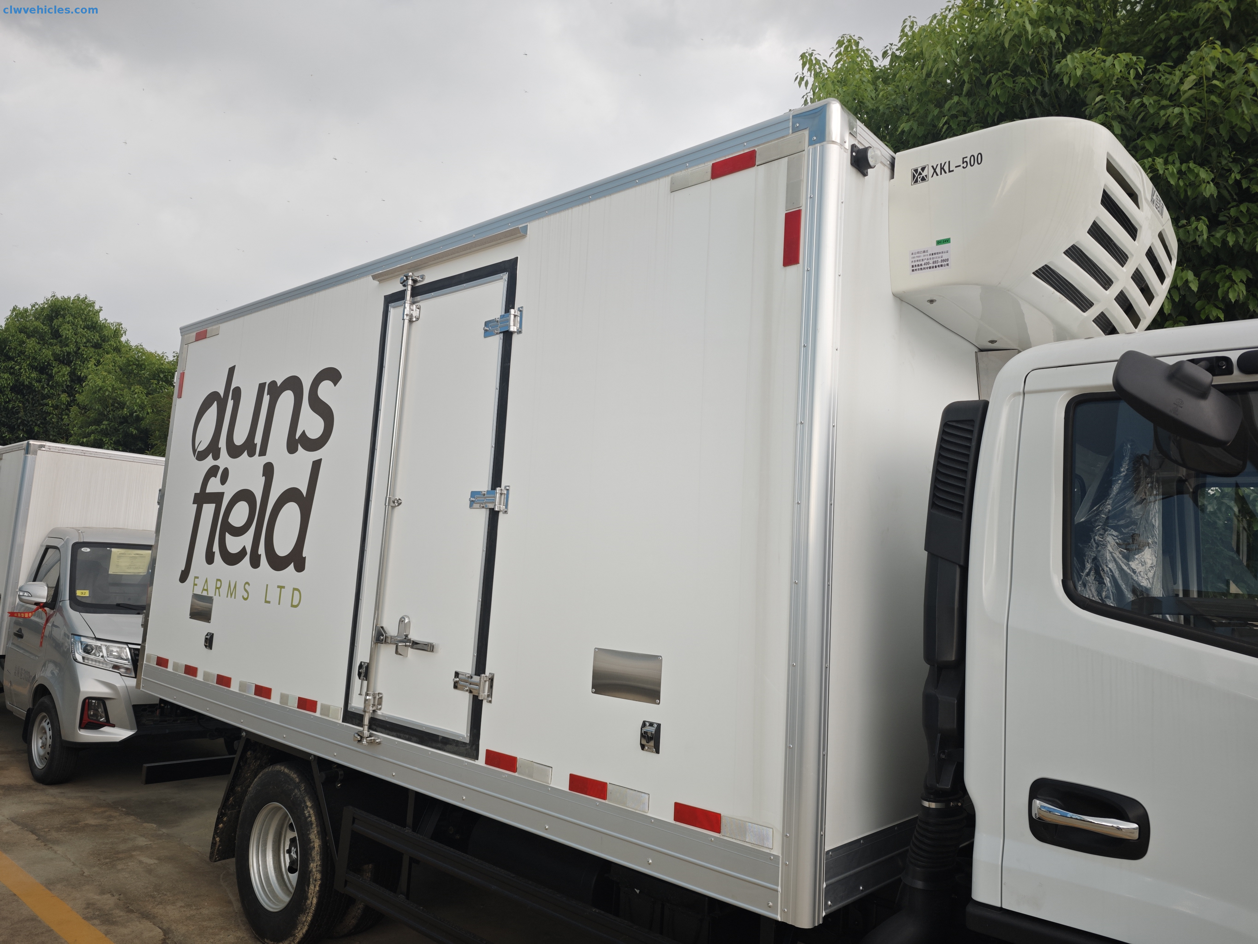 Dongfeng Duolicar 4x2 XXL-500 Refrigerator Truck