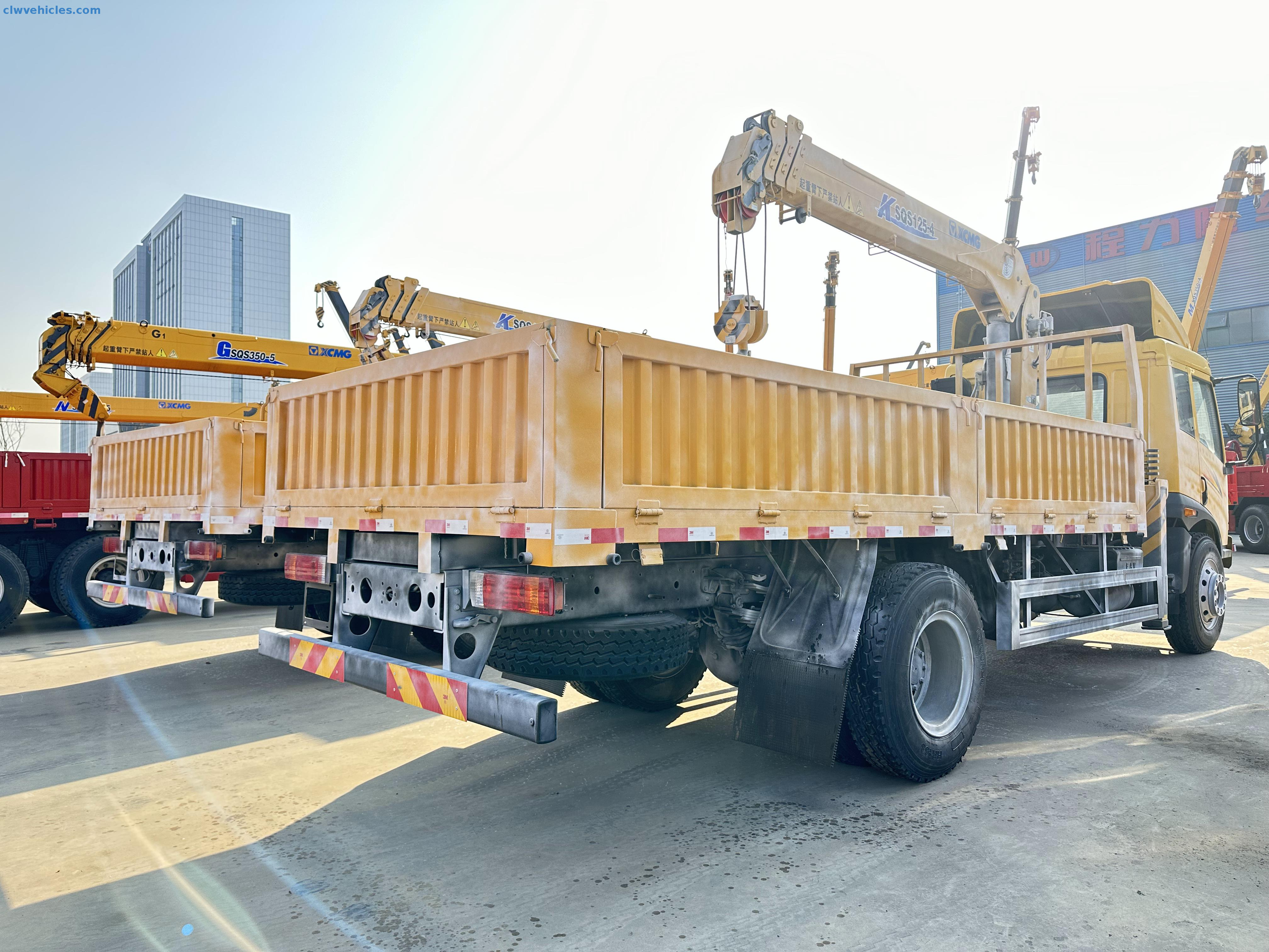FAW 4x2 Cargo Truck Mounted Telescopic Boom Crane