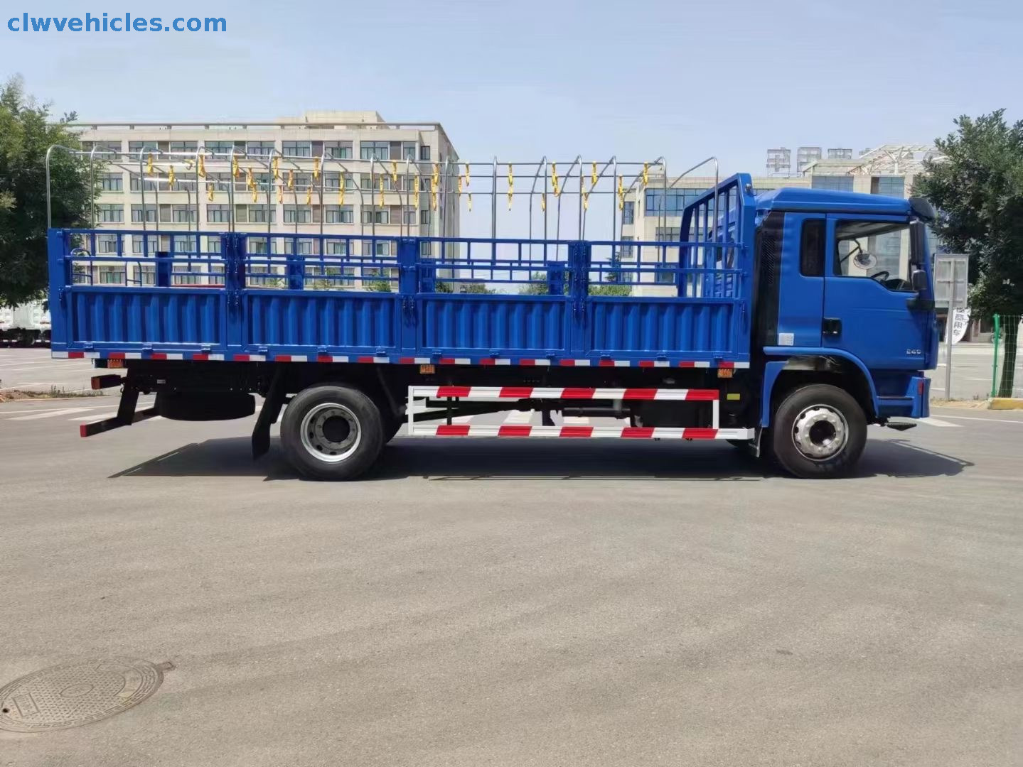 Shacman 4x2 Military Troop Carrier Truck