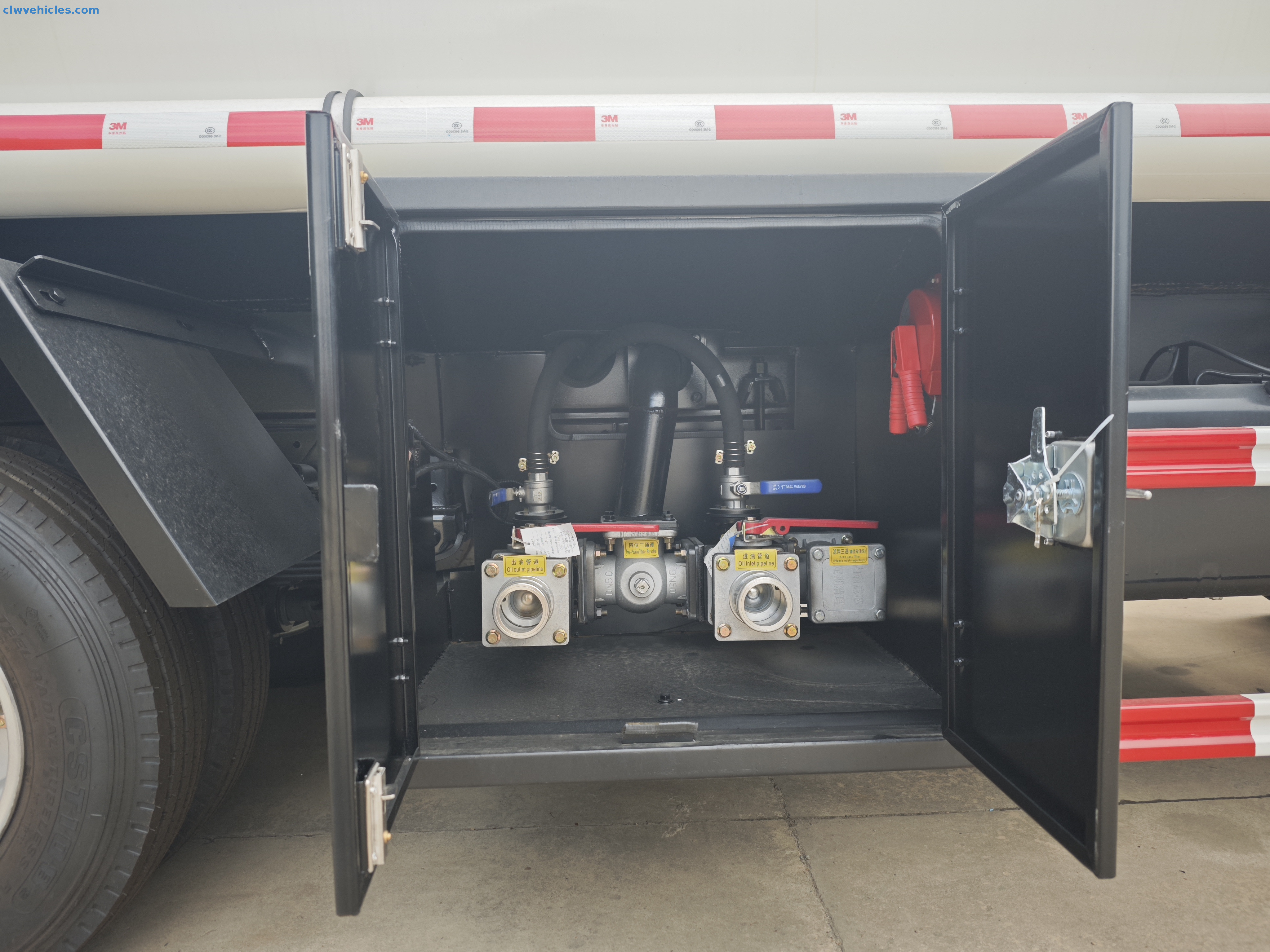 Fuel loading and discharge system on ISUZU 4x2 oil tanker