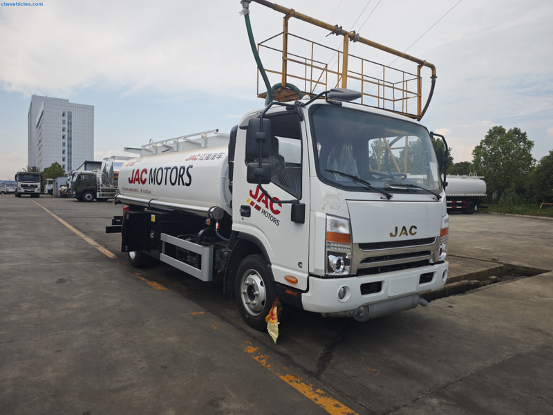 JAC 8000L oil tanker for gasoline and diesel delivery