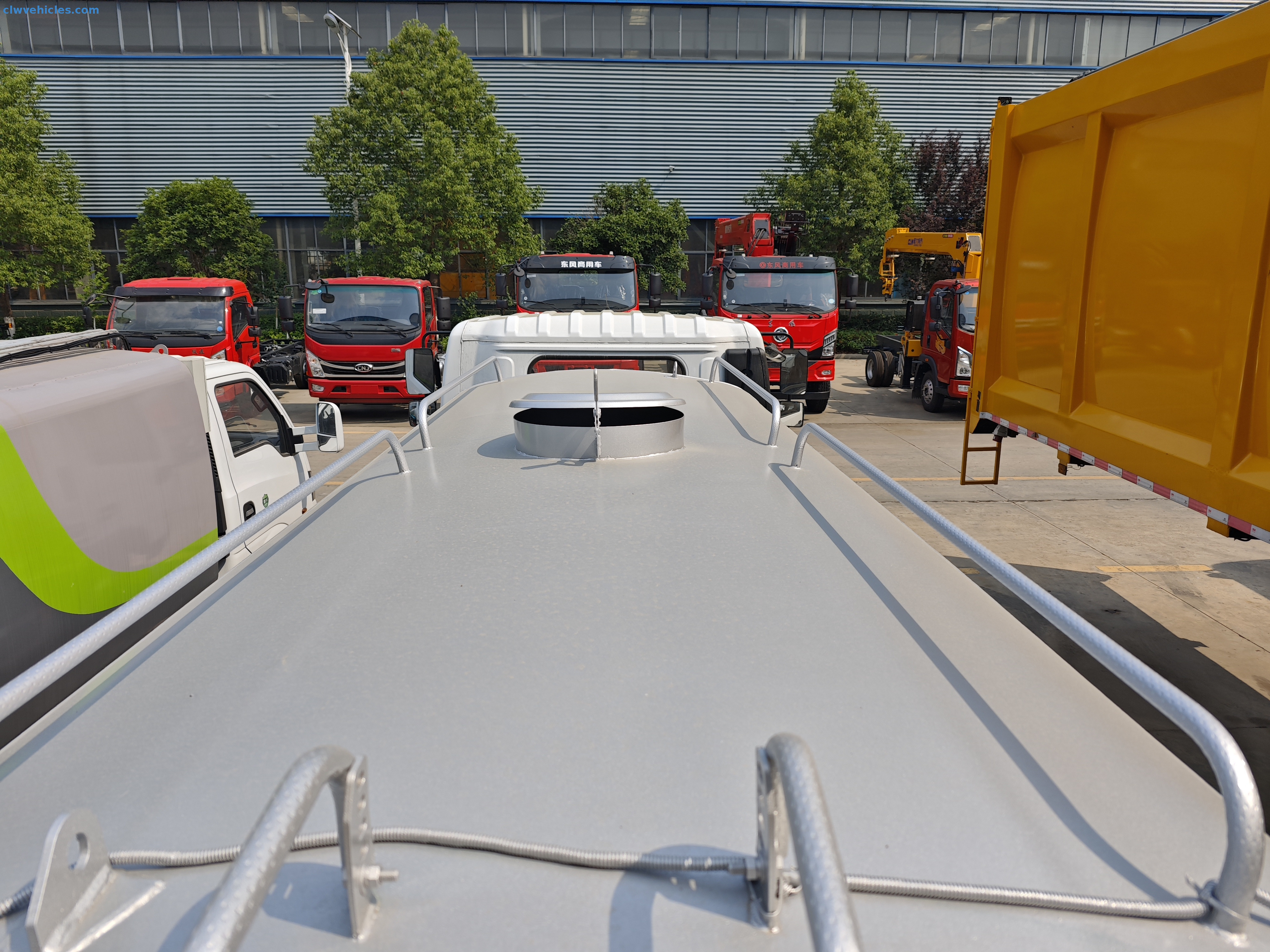 DongFeng 4*2 8cbm Water Transport Water Sprinkler Truck