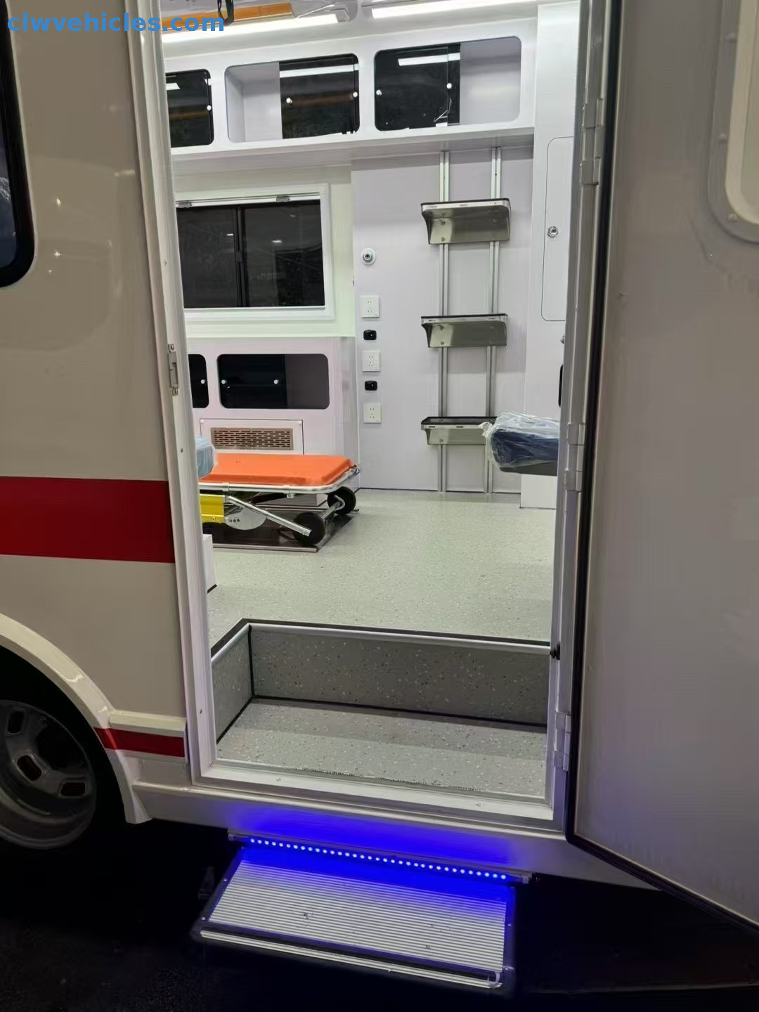 I'VECO Mobile Van Cargo Type ICU Ambulance