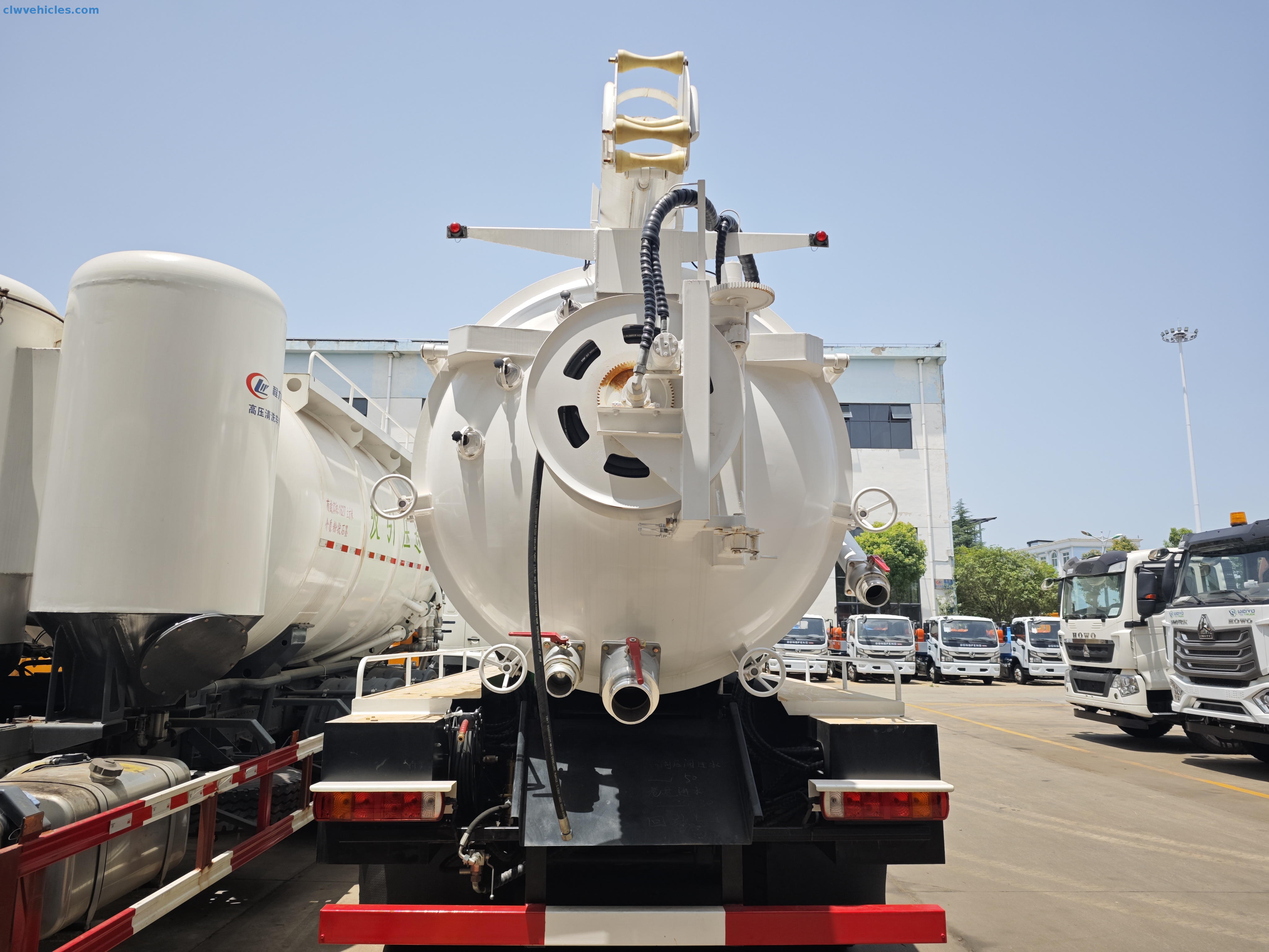 Heavy-duty Foton sewer vacuum truck for municipal sanitation