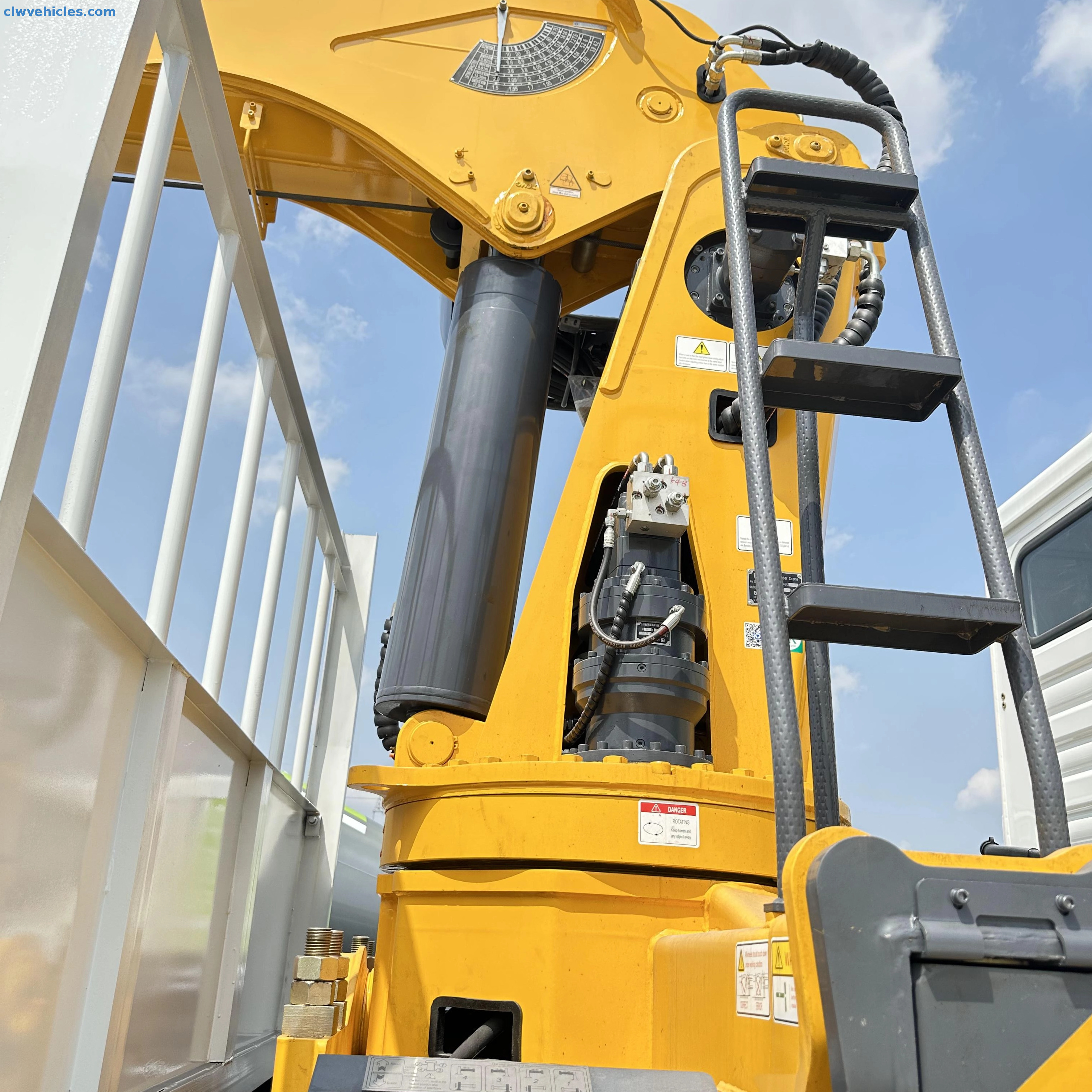 Shacman H3000 6x4 Cargo Truck Mounted Telescopic Boom Crane