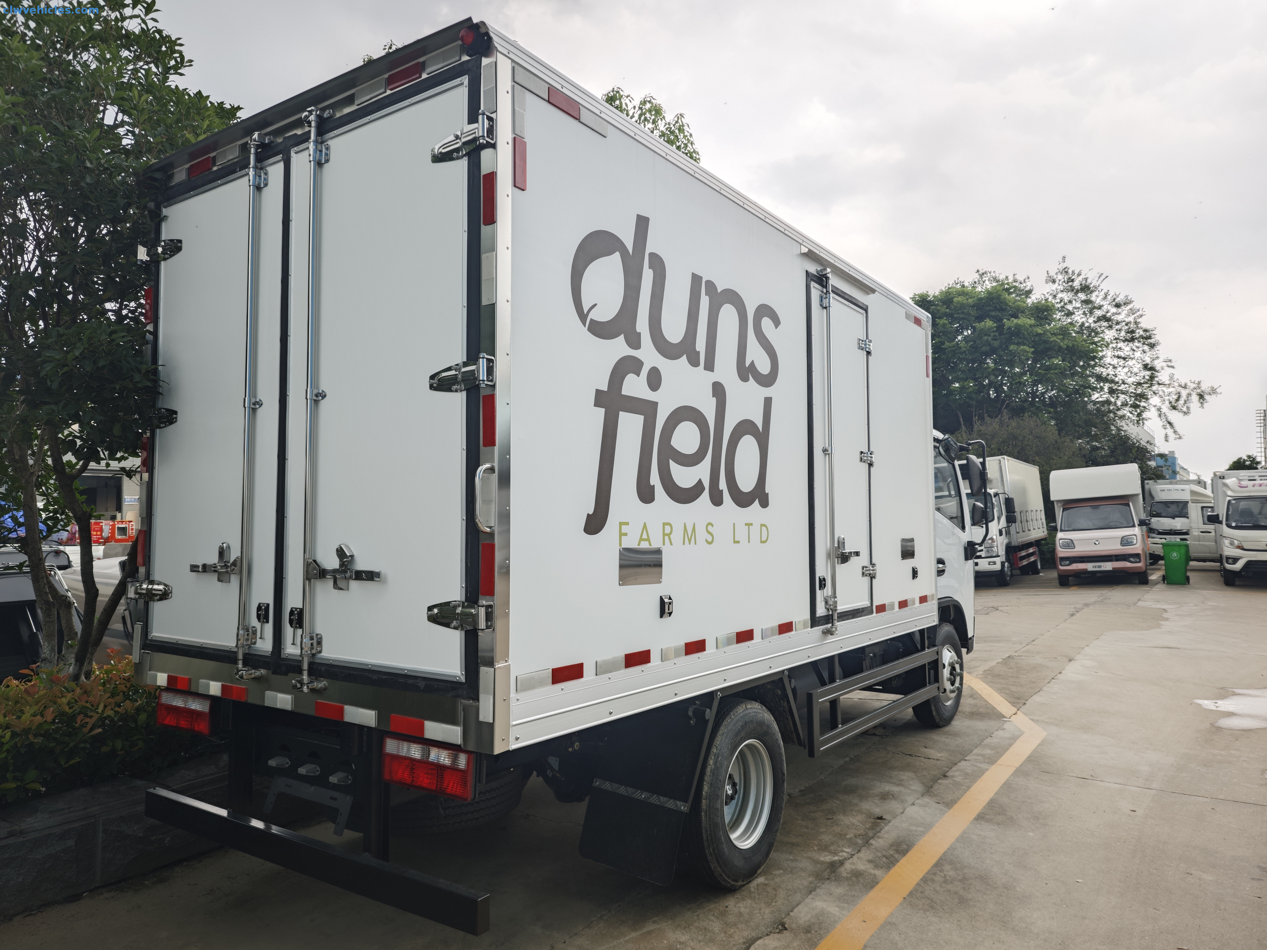 Dongfeng Duolicar 4x2 XXL-500 Refrigerator Truck