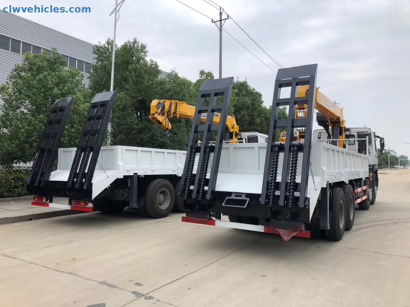HOWO 8x4 Cargo Truck Mounted Telescopic Boom Crane