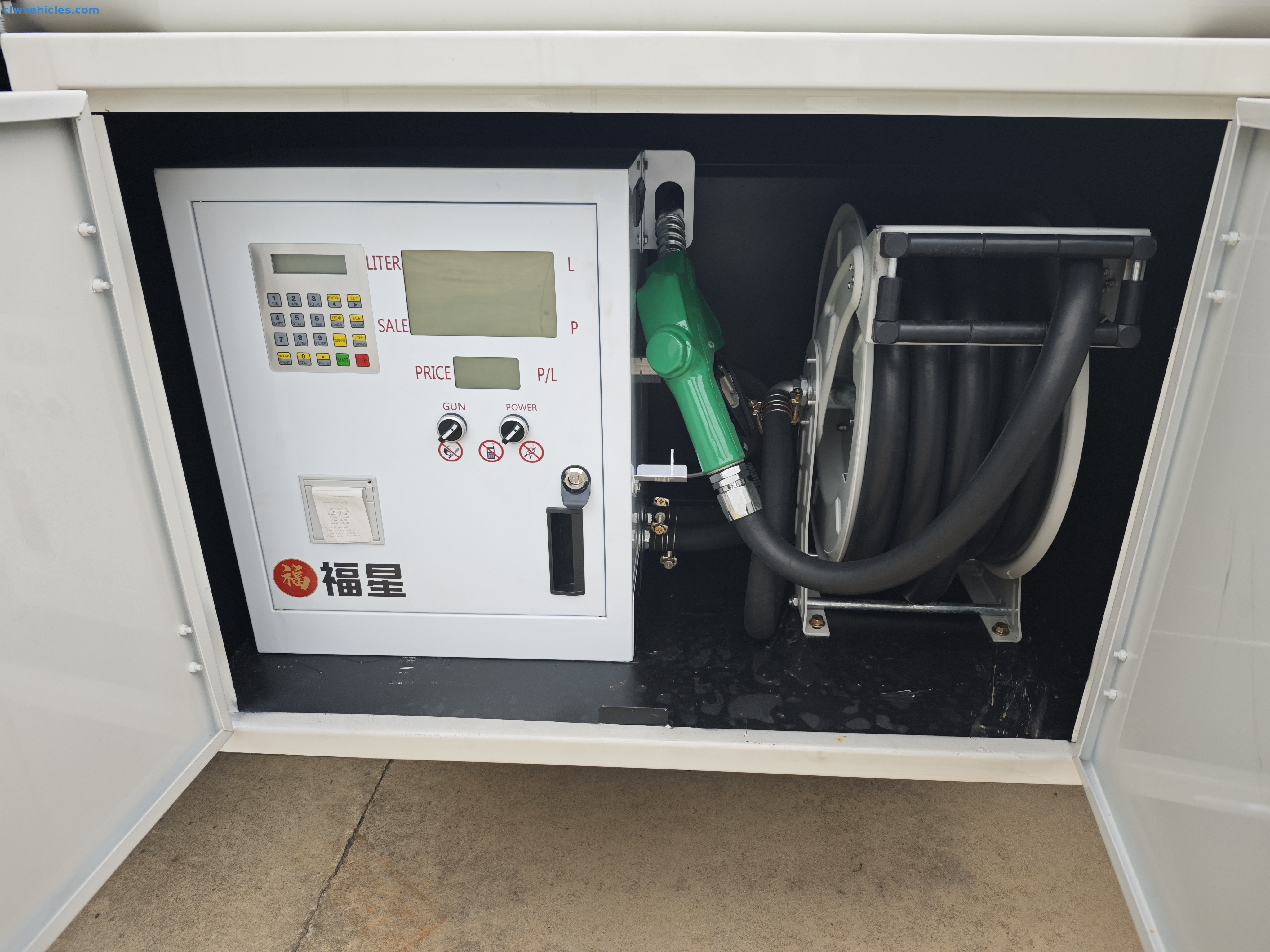 HOWO 4x2 5cbm Oil Tank Truck