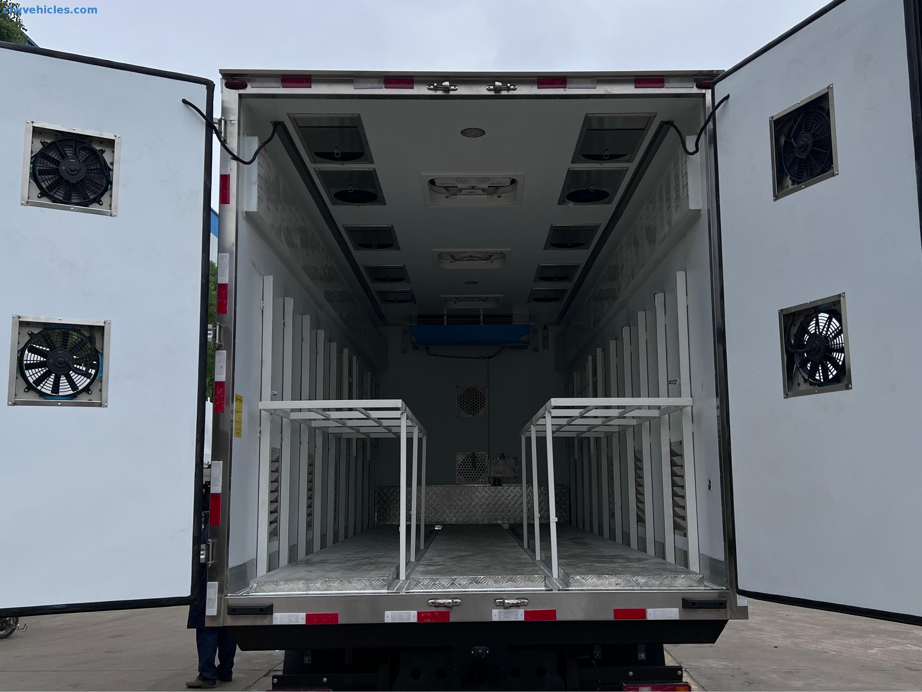 HOWO 4x2 Baby Chick Transport Truck